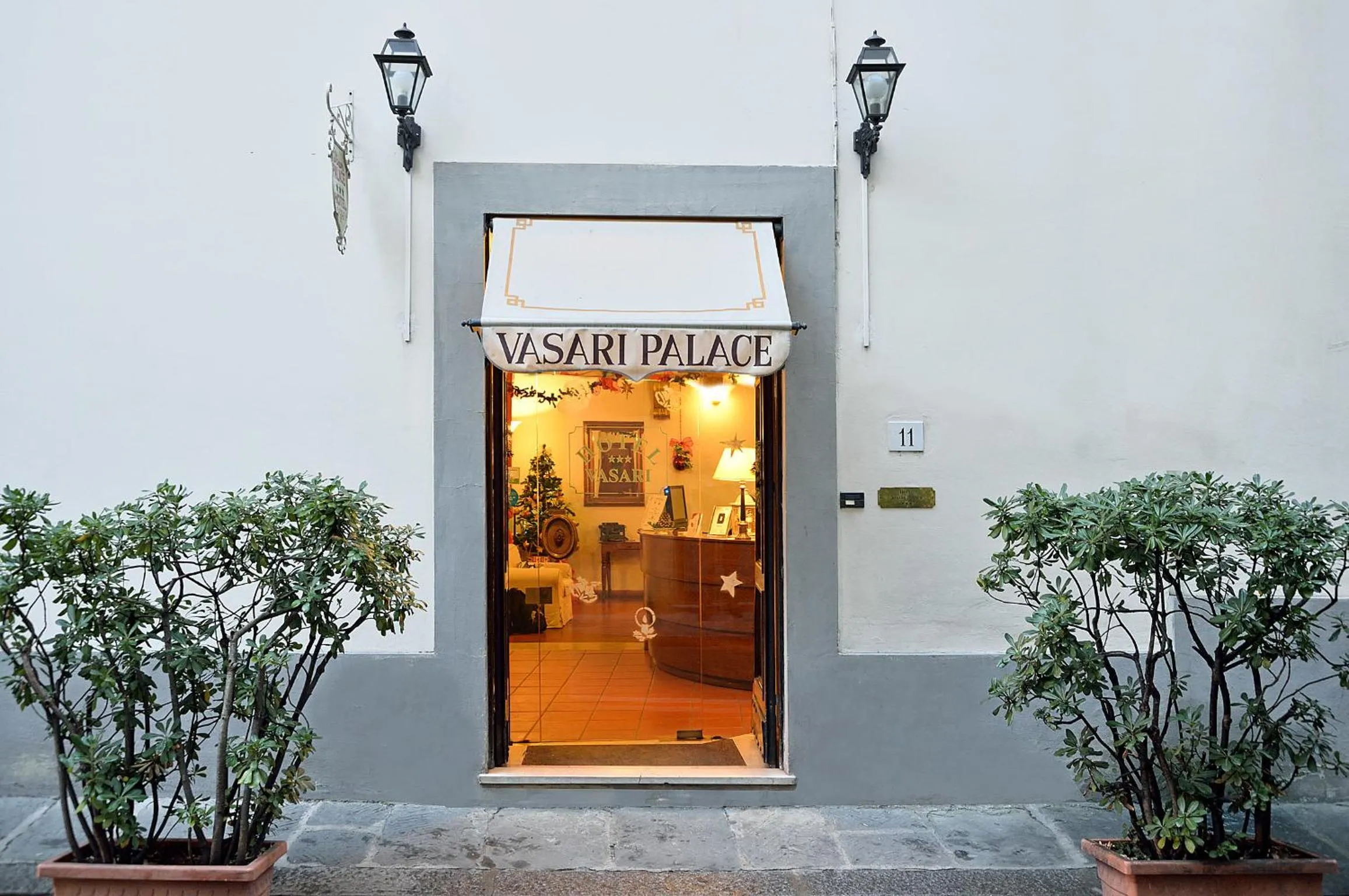 Facade/entrance in Hotel Vasari