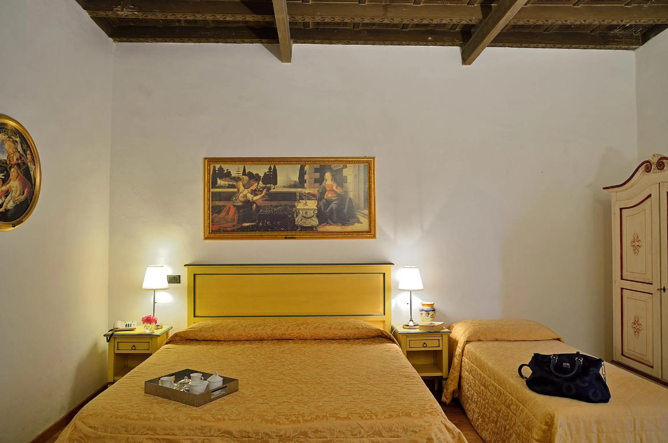 Bed in Hotel Vasari