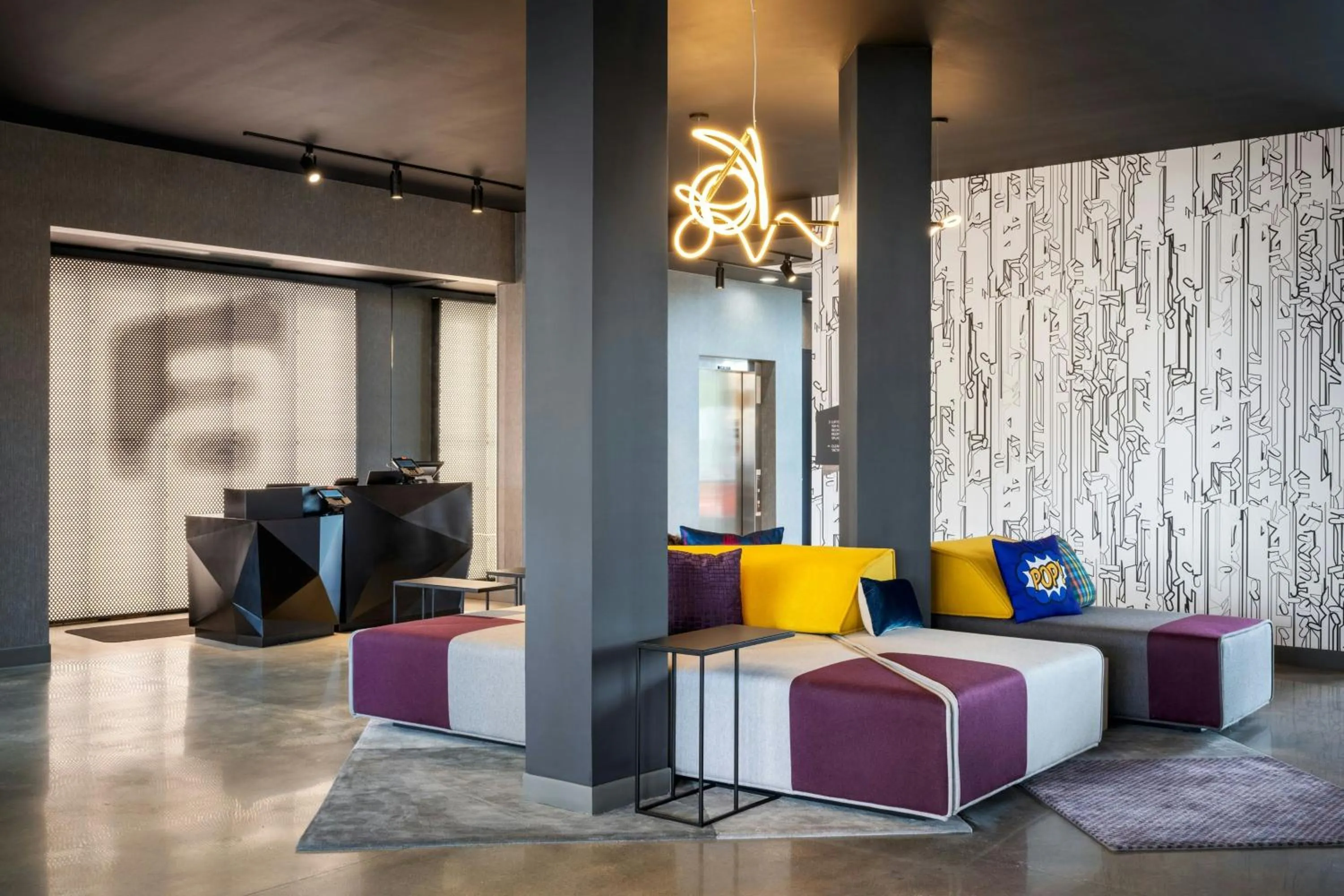 Lobby or reception in Aloft Florence