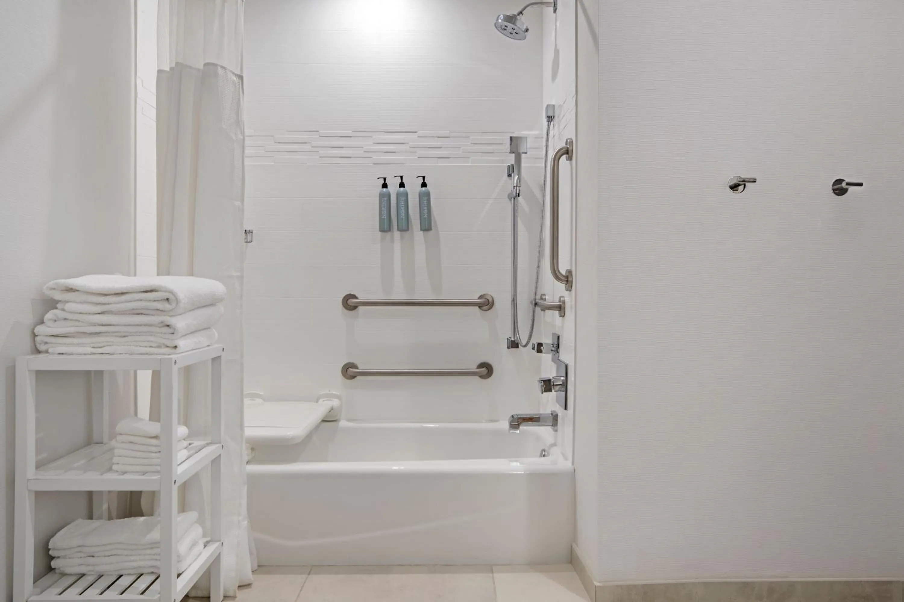 Lounge or bar in Residence Inn by Marriott Chatsworth