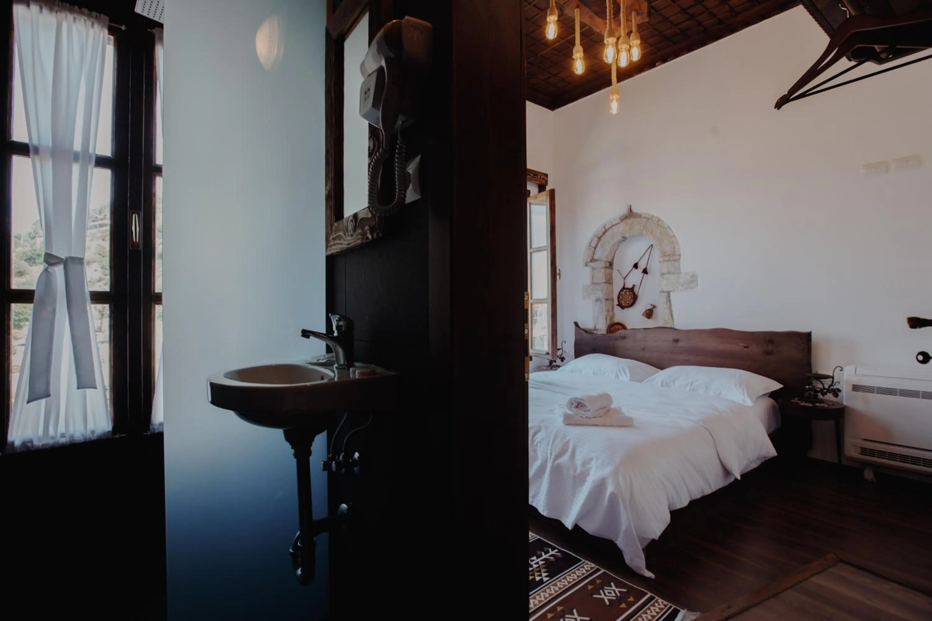 Photo of the whole room, Bed in Tradita e Beratit