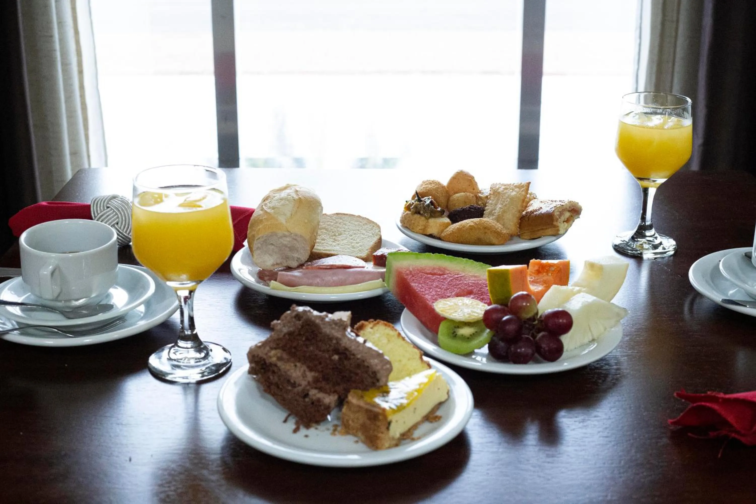 Food and drinks in Tezla Hotel