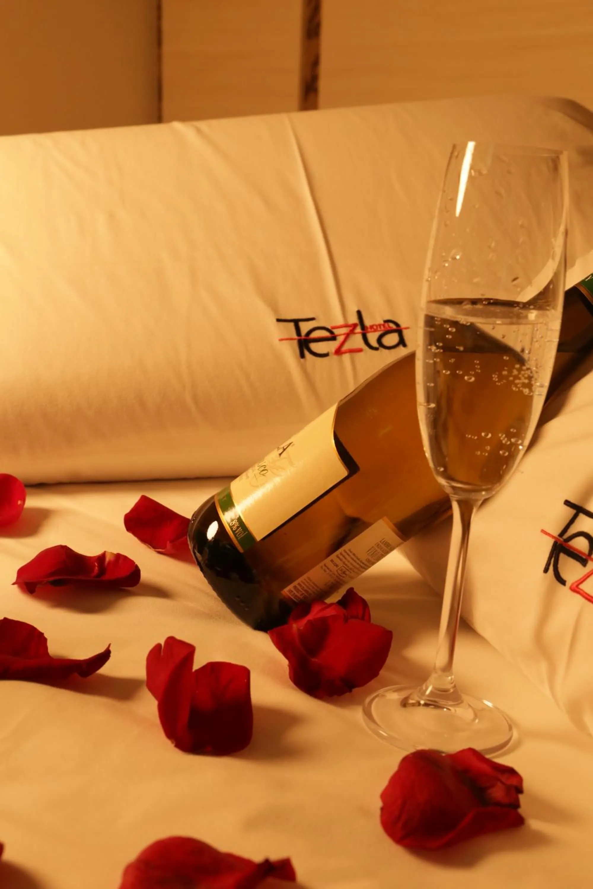 Food and drinks in Tezla Hotel