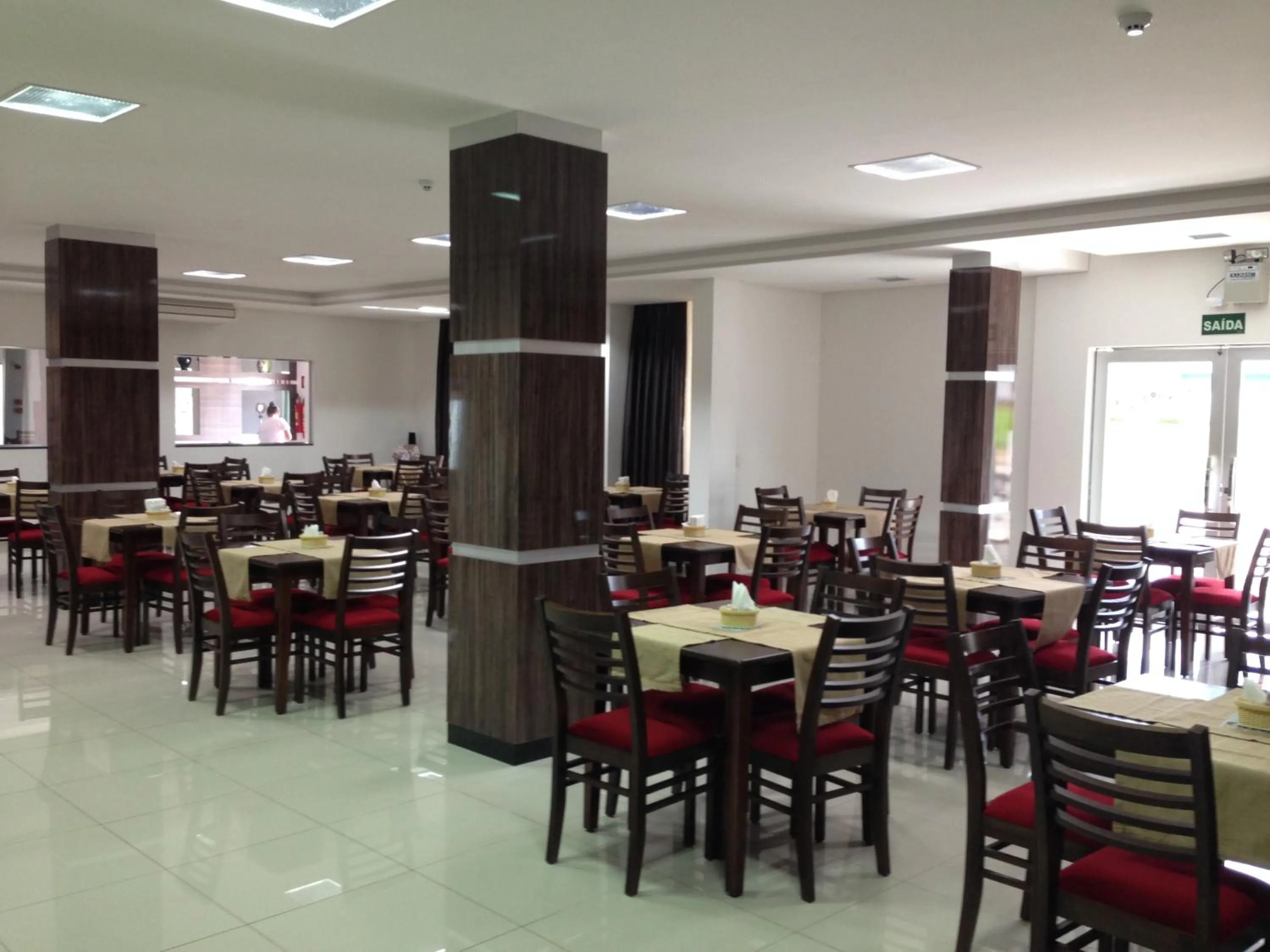 Restaurant/places to eat in Tezla Hotel
