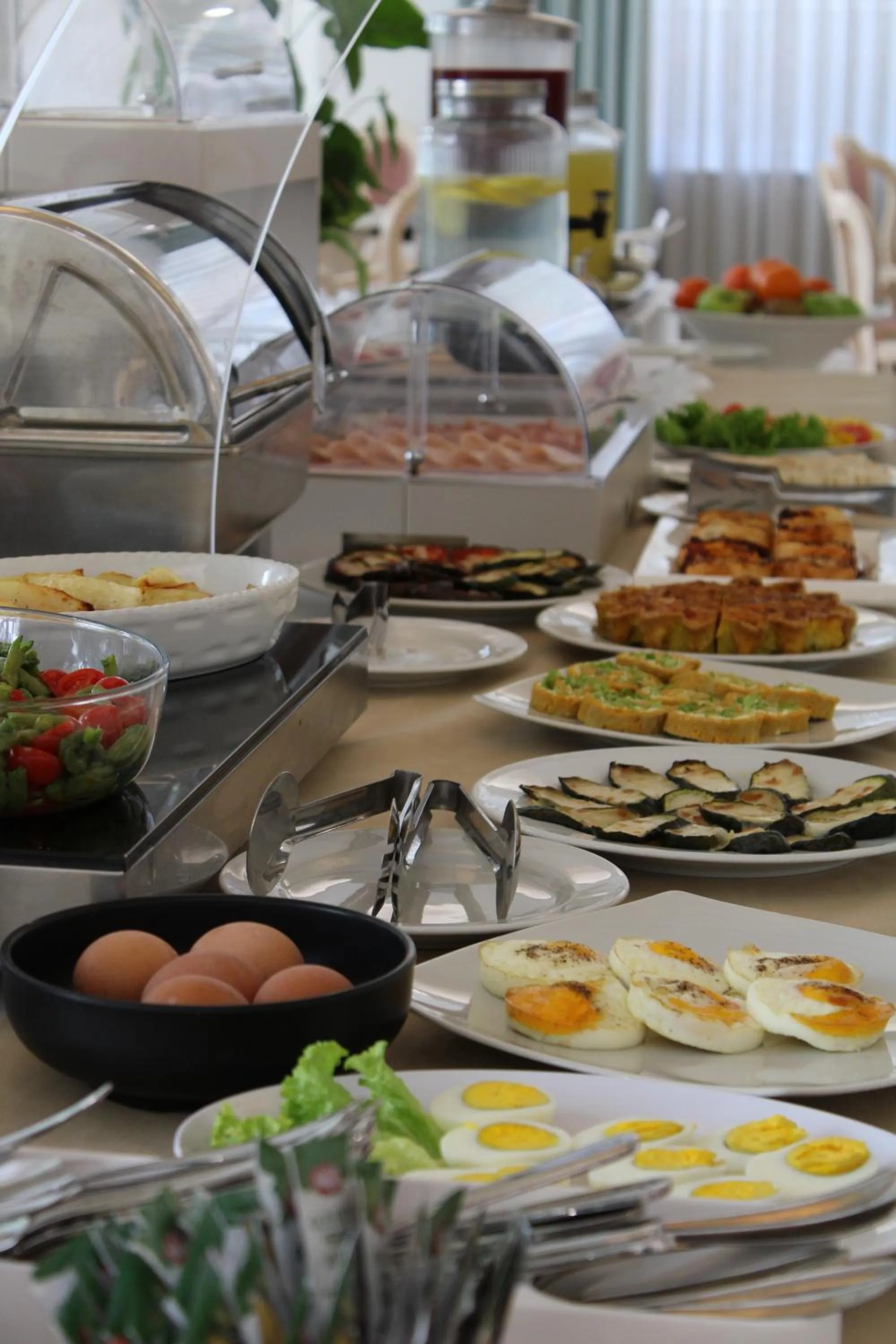 Breakfast in Hotel Royal Plaza