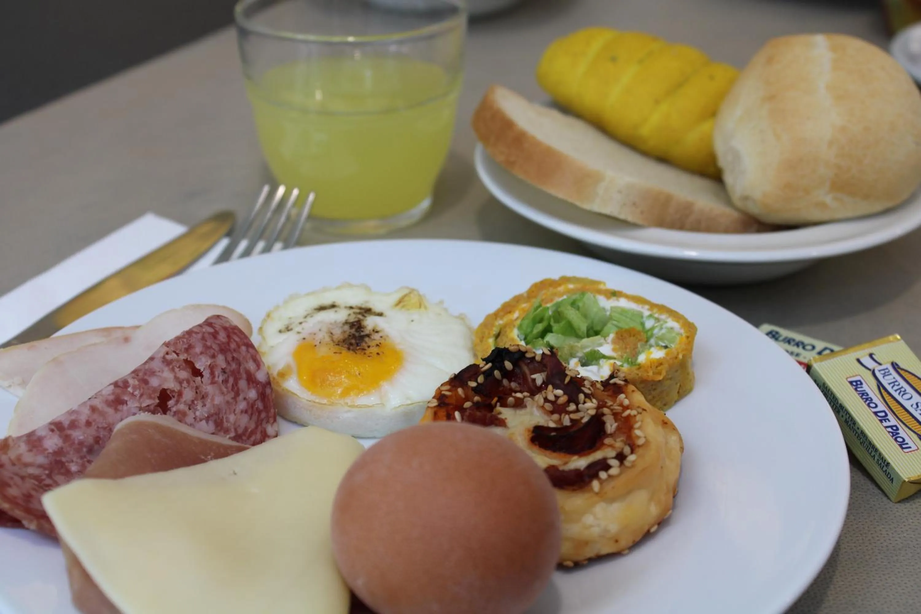 Breakfast in Hotel Royal Plaza