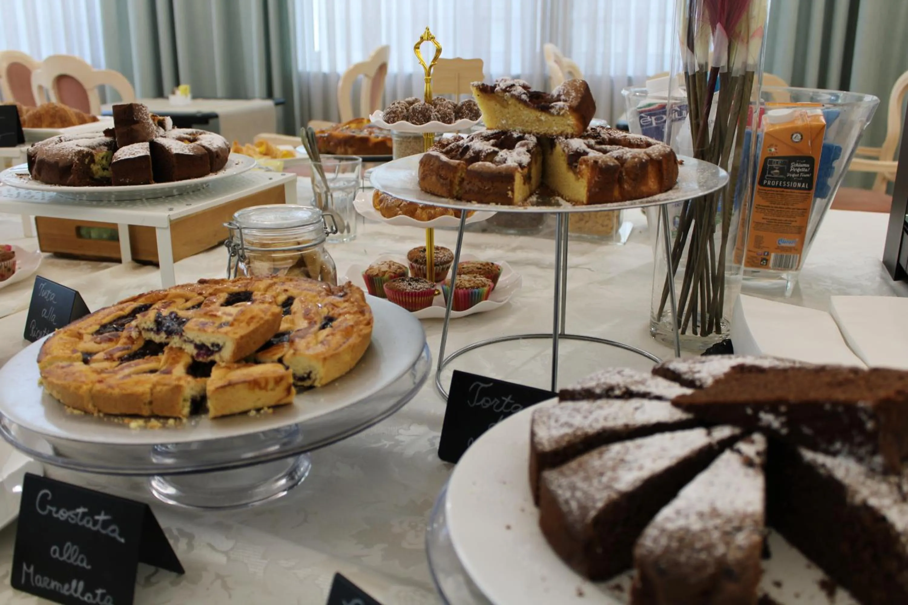 Breakfast in Hotel Royal Plaza