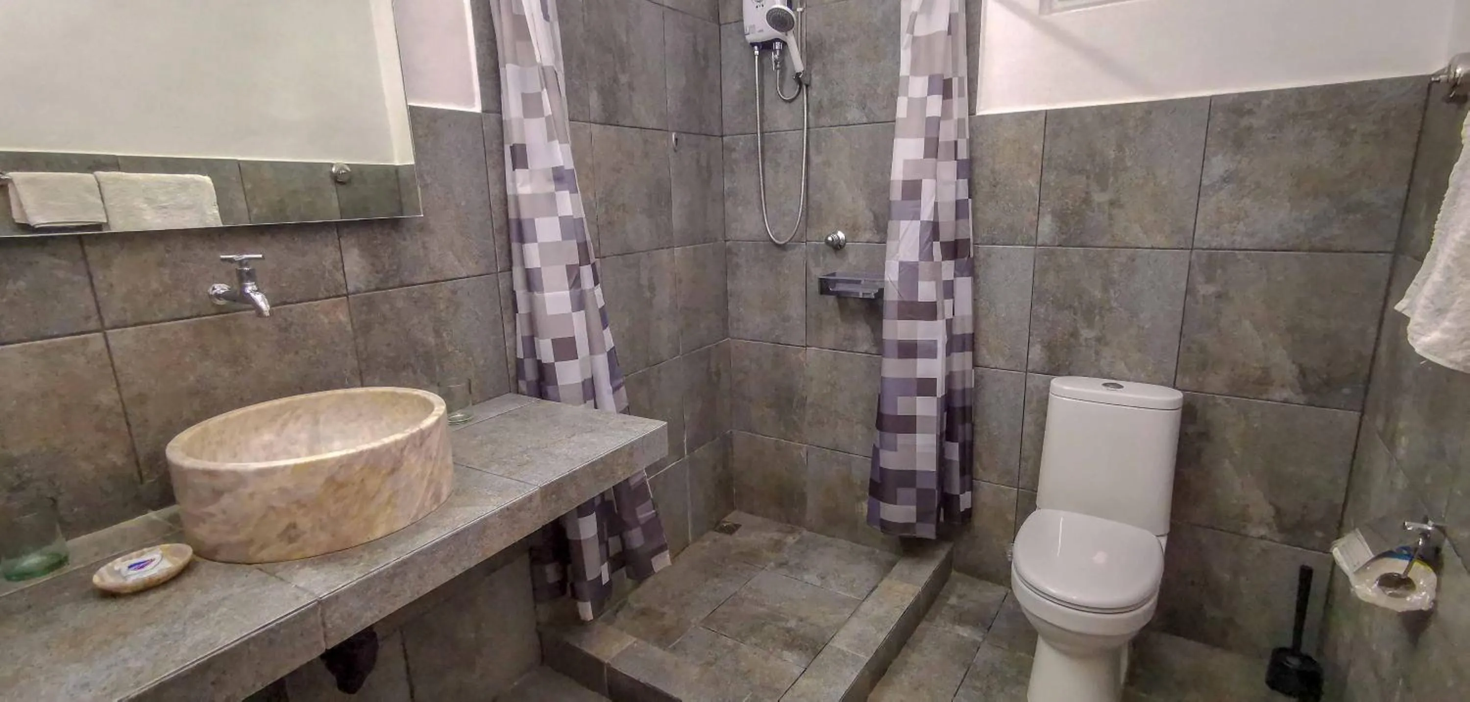 Bathroom in The Three P Beach Resort & Dive Center