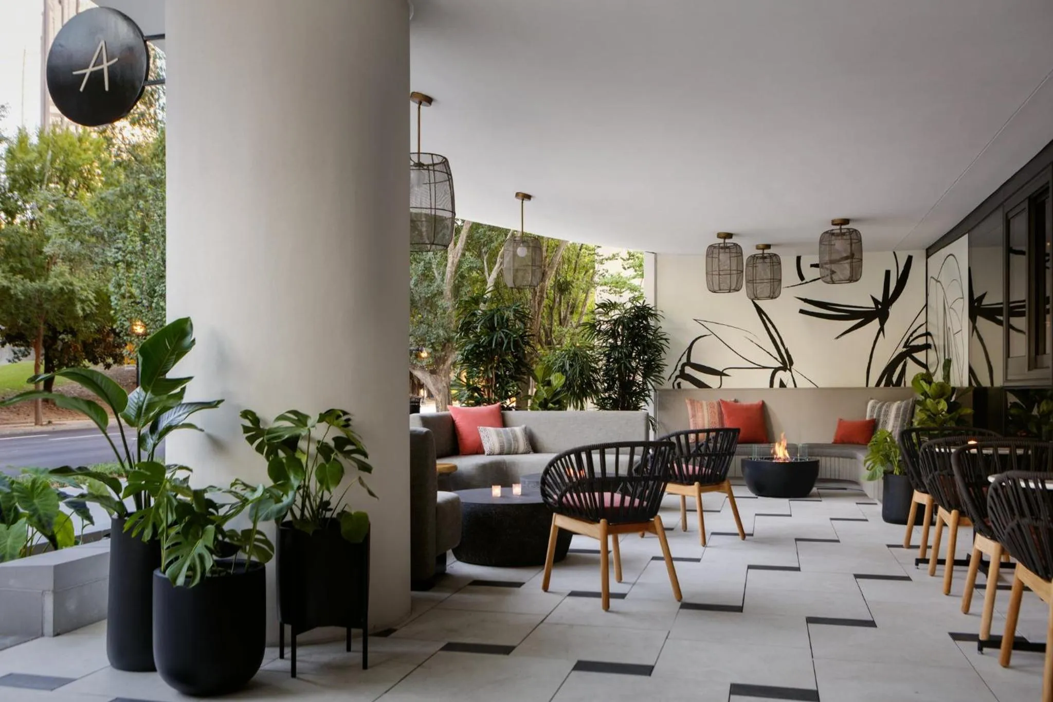 Lounge or bar in Kimpton Shane Atlanta by IHG