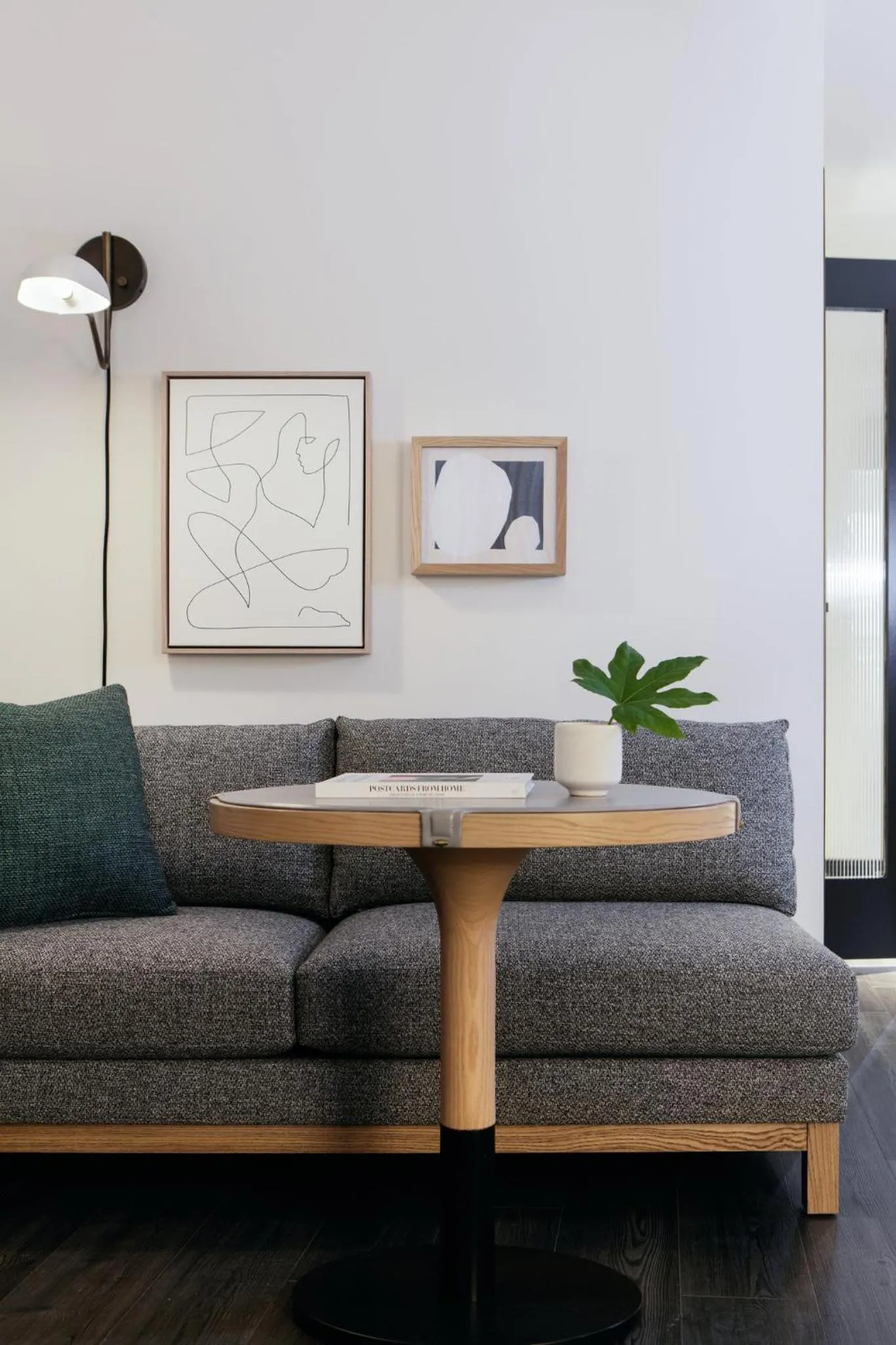 Photo of the whole room in Kimpton Shane Atlanta by IHG