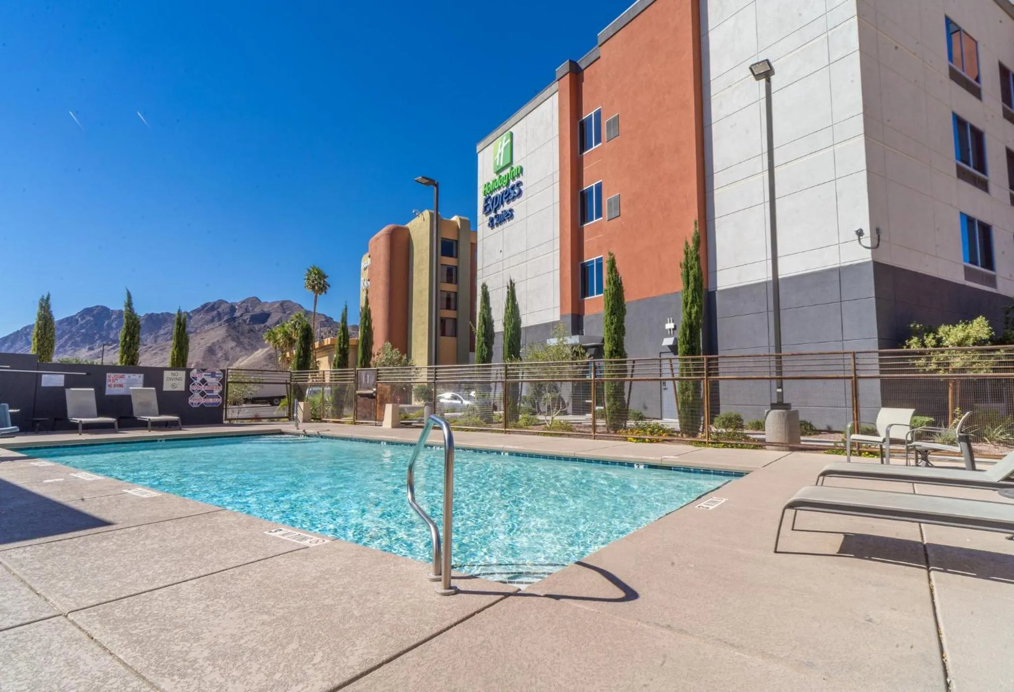 Swimming pool in Holiday Inn Express & Suites - Henderson South - Boulder City by IHG