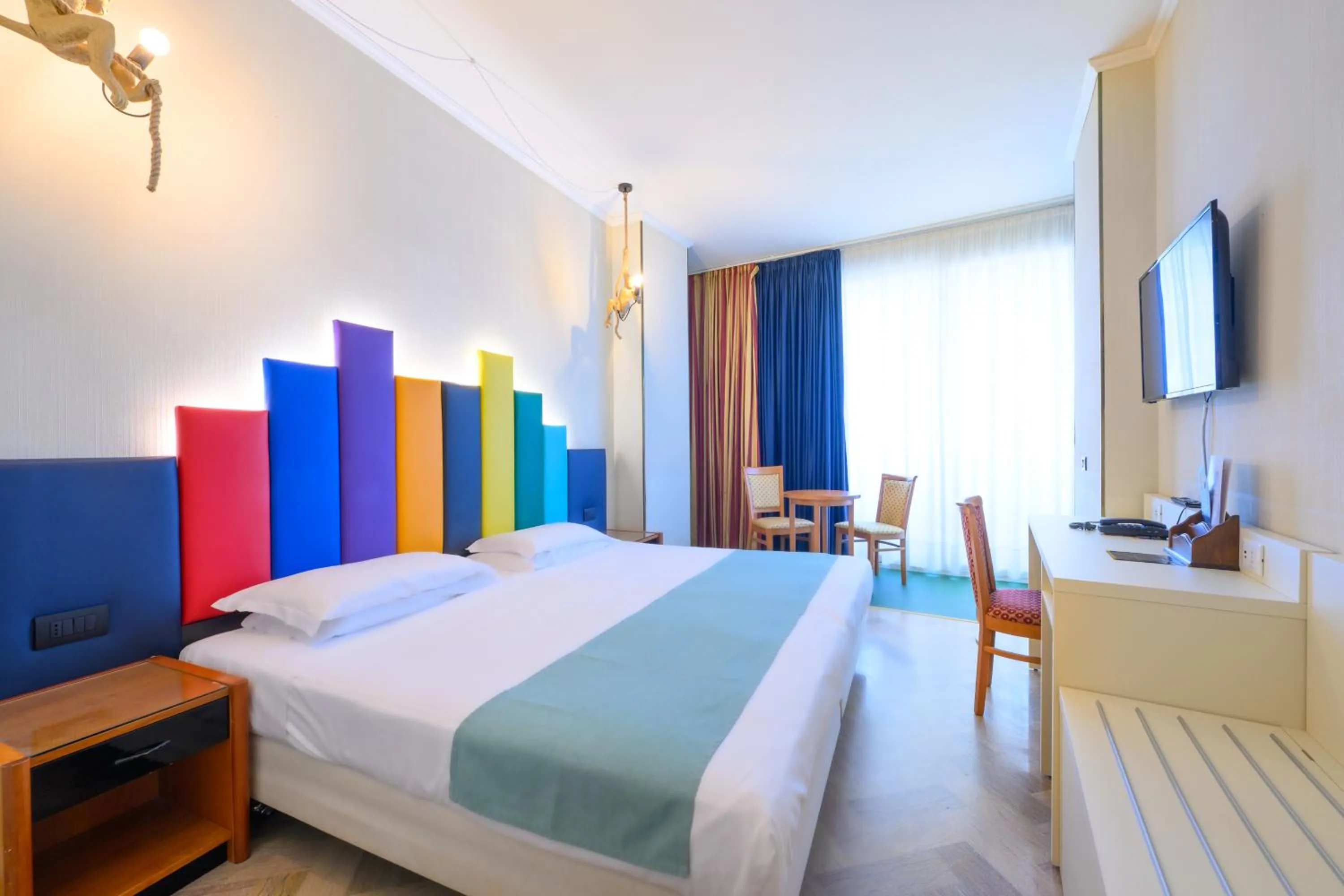 Bedroom, Bed in Admiral Art Hotel