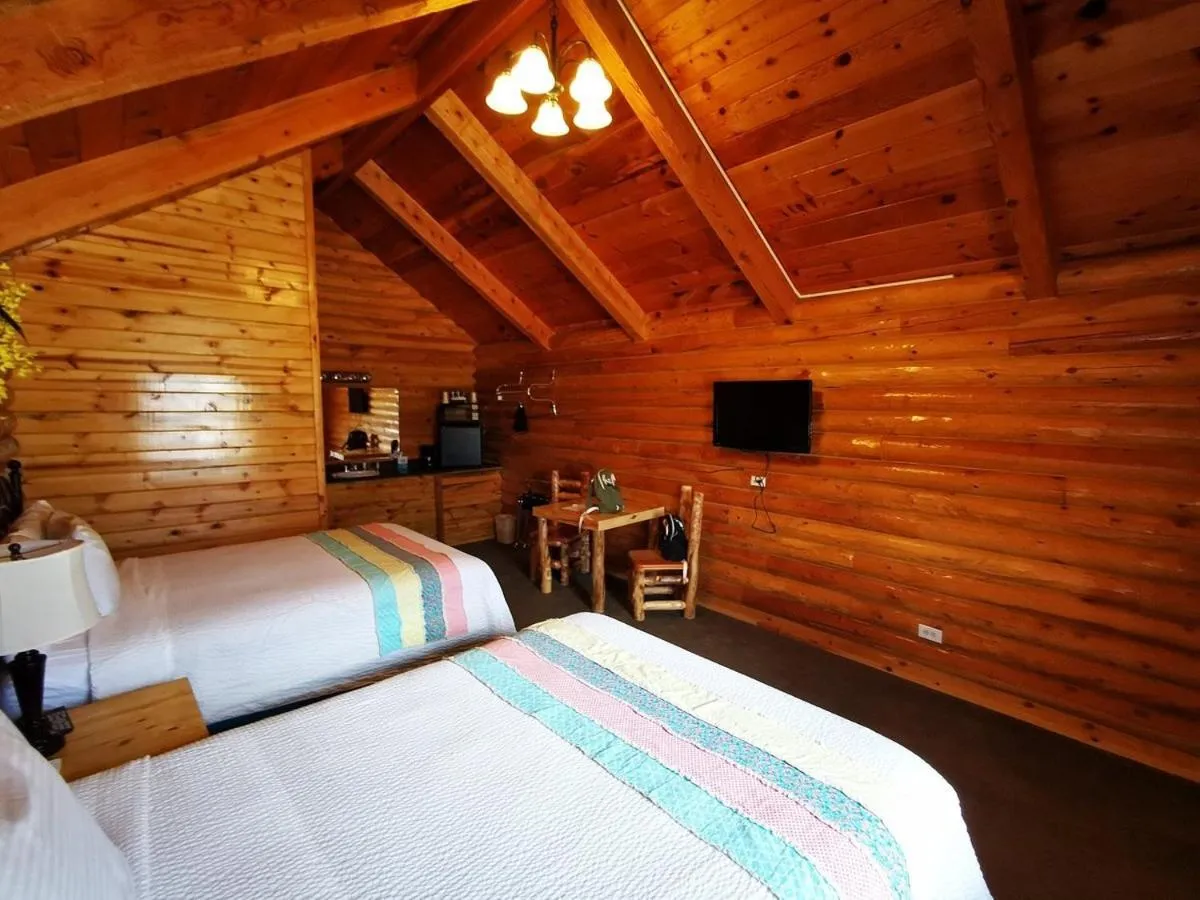 Deluxe Apartment in Bryce Canyon Log Cabins