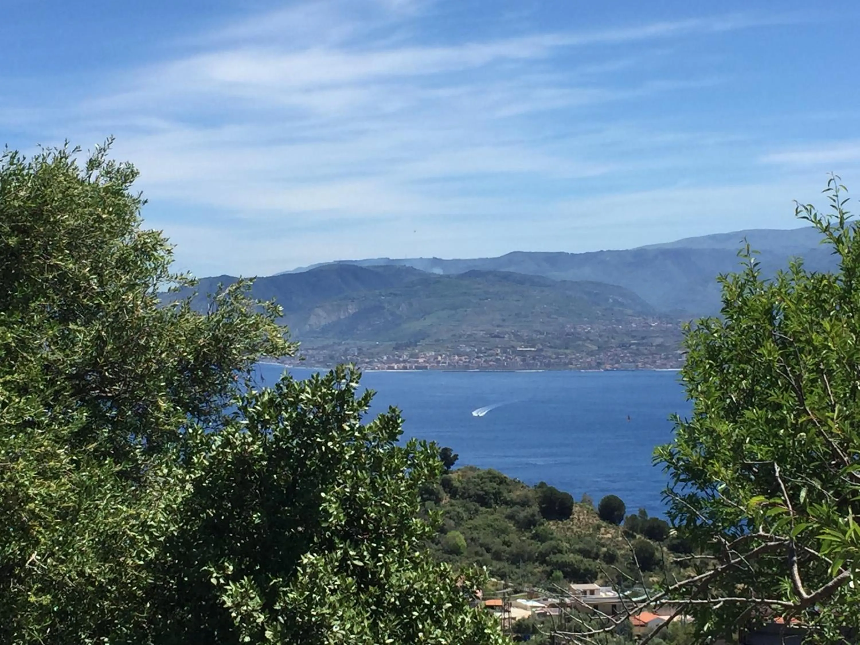 Sea view in Villa Scilla e Cariddi