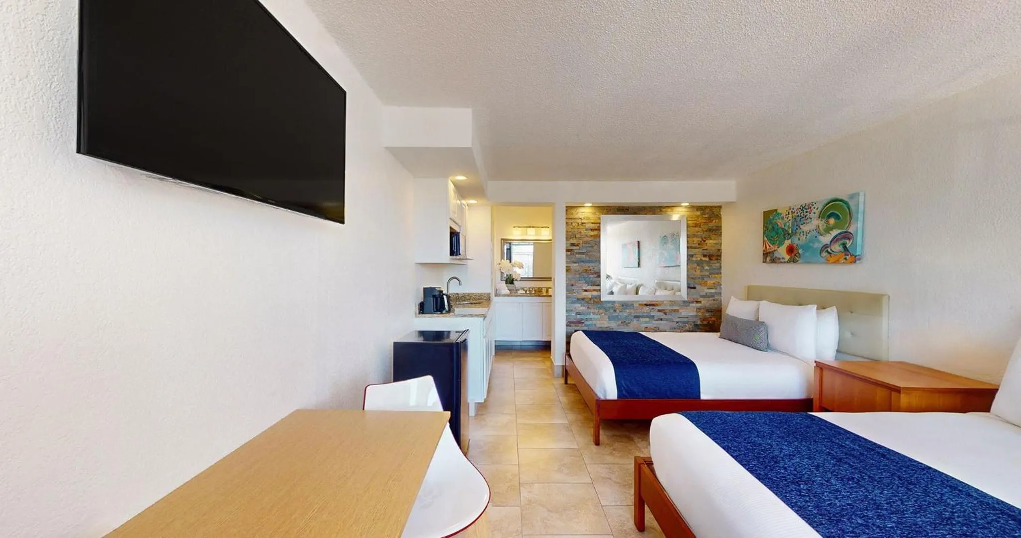 Photo of the whole room, Bed in Park Royal Orlando