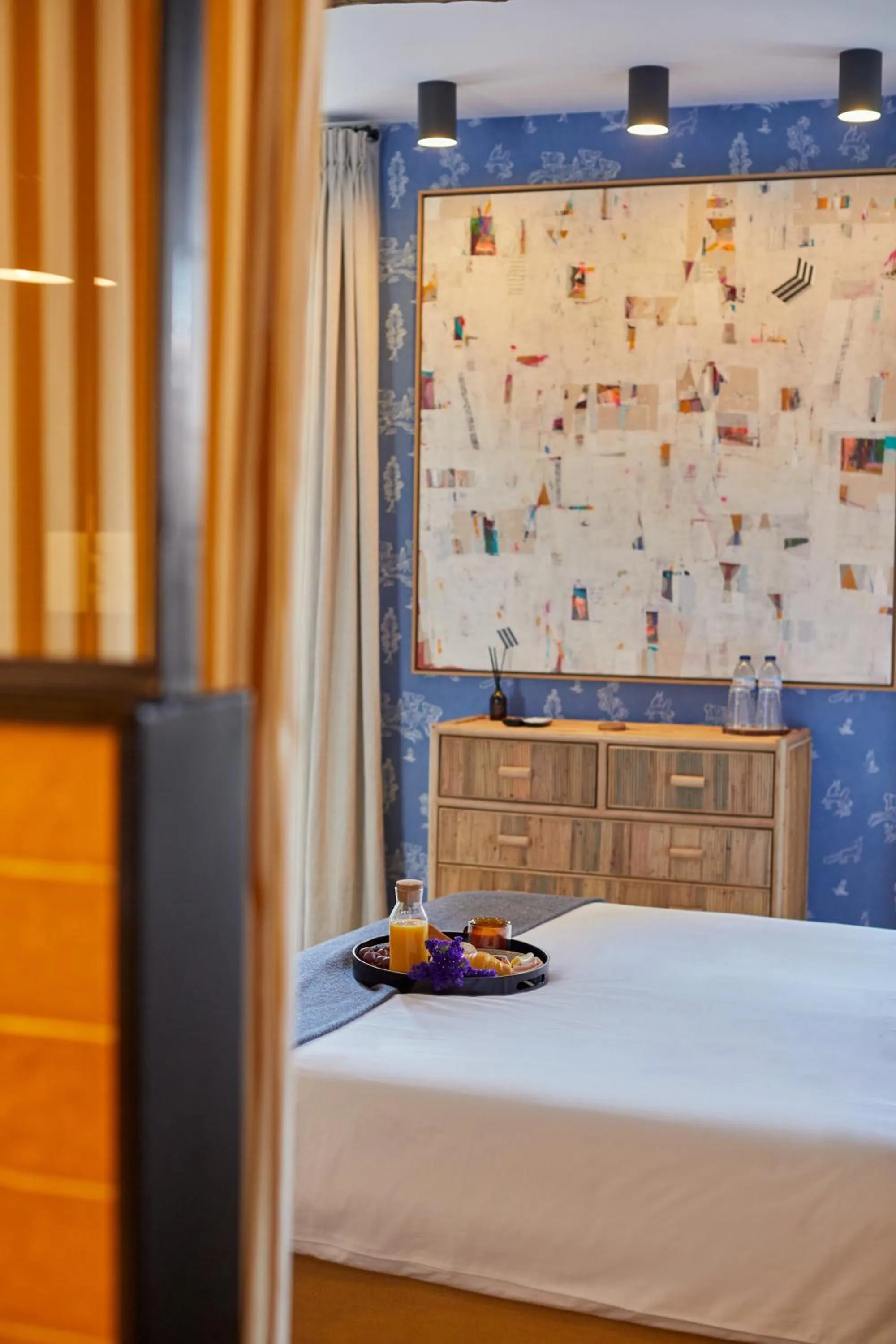 Bed in THE PINTA Boutique