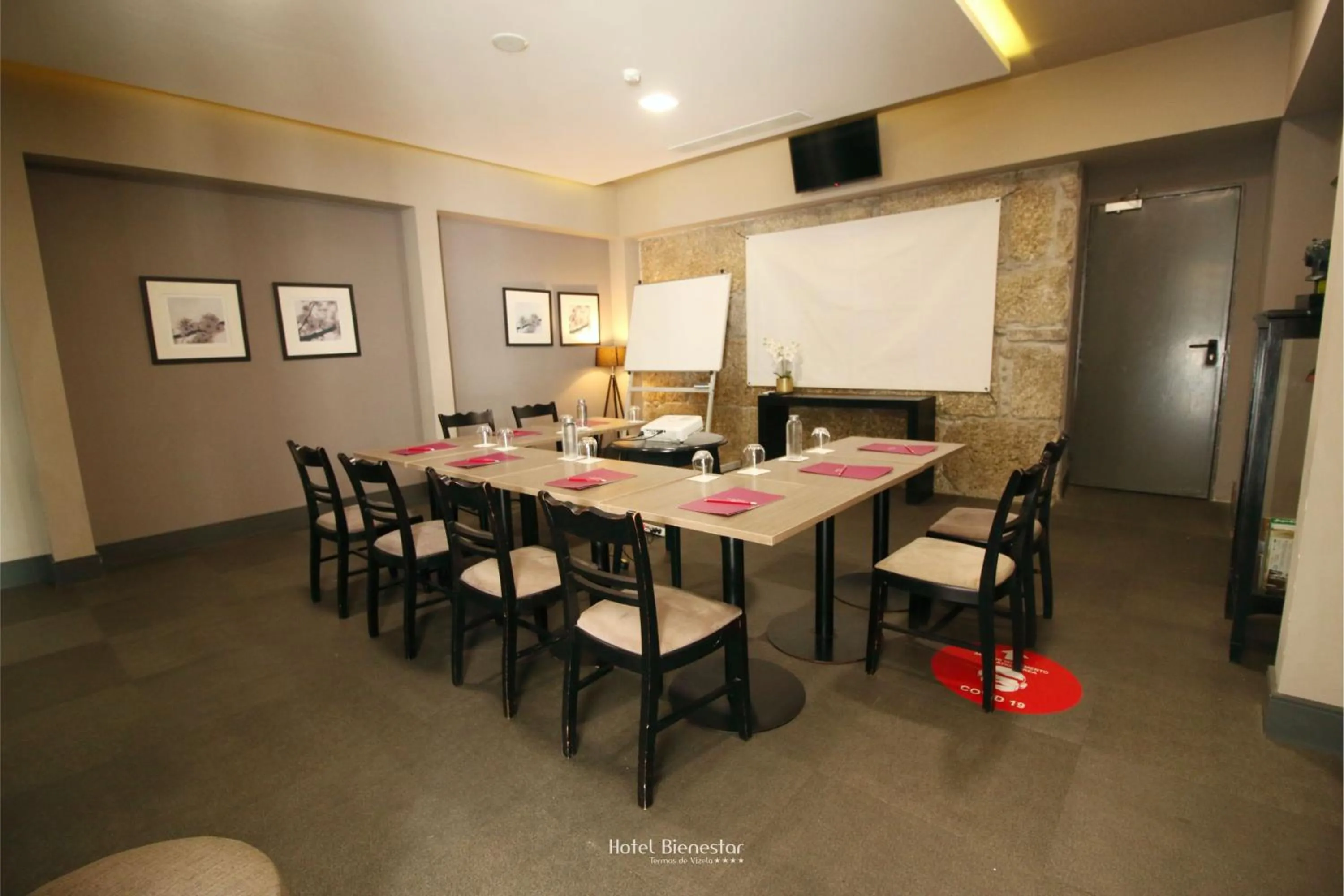 Communal lounge/ TV room in Hotel Bienestar Termas De Vizela