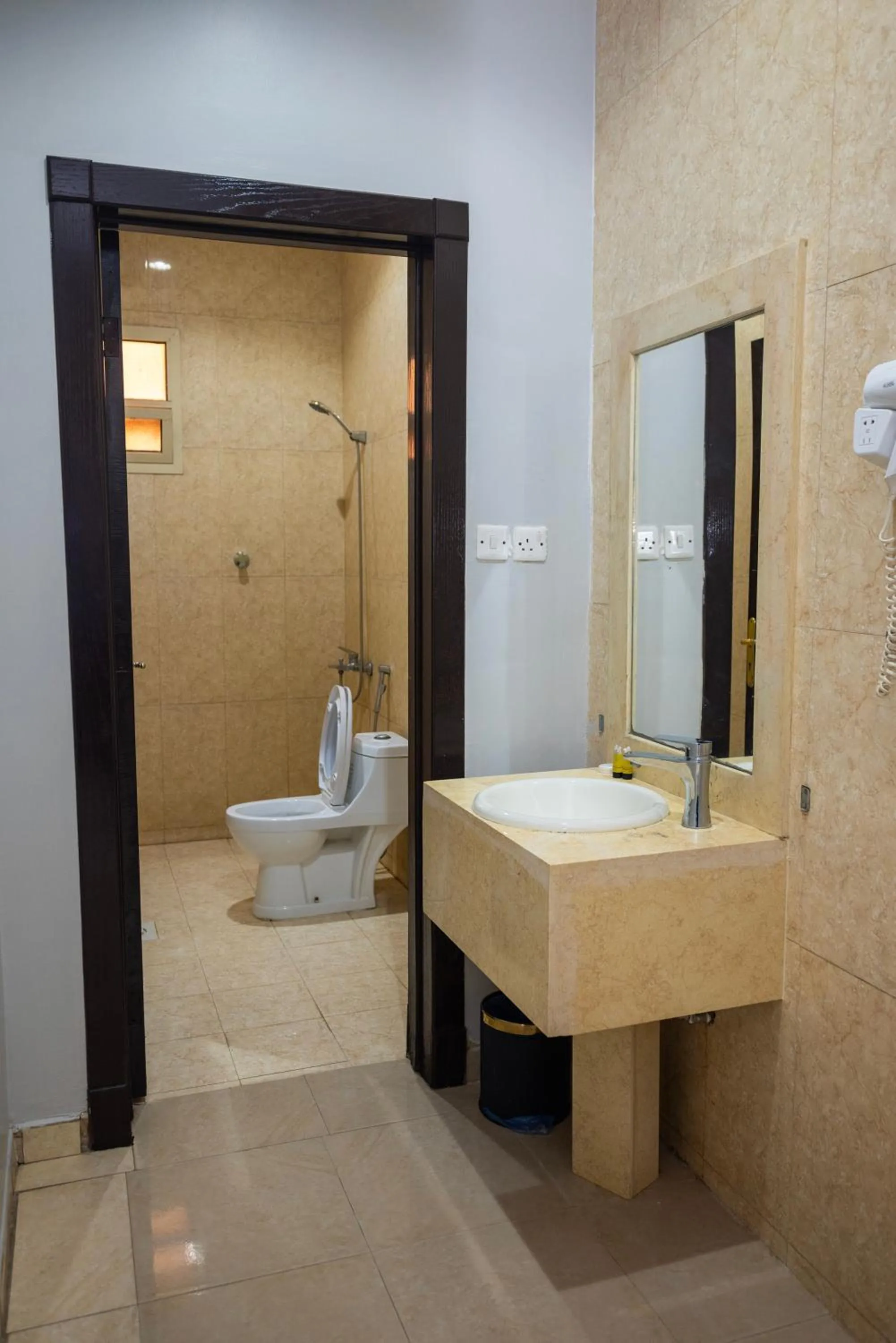 شقق أهلين للشقق المخدومة