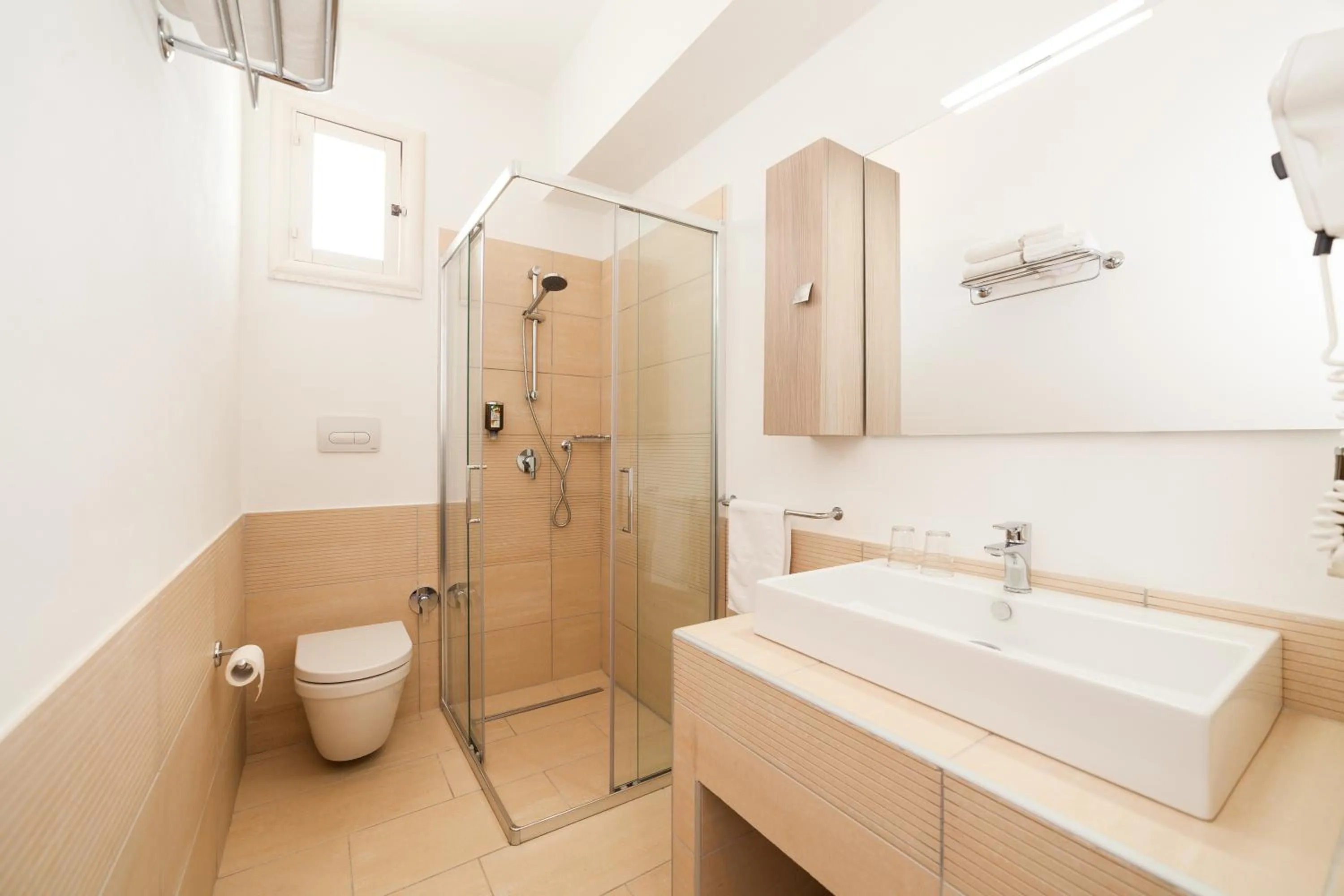 Shower in Hotel Kalura