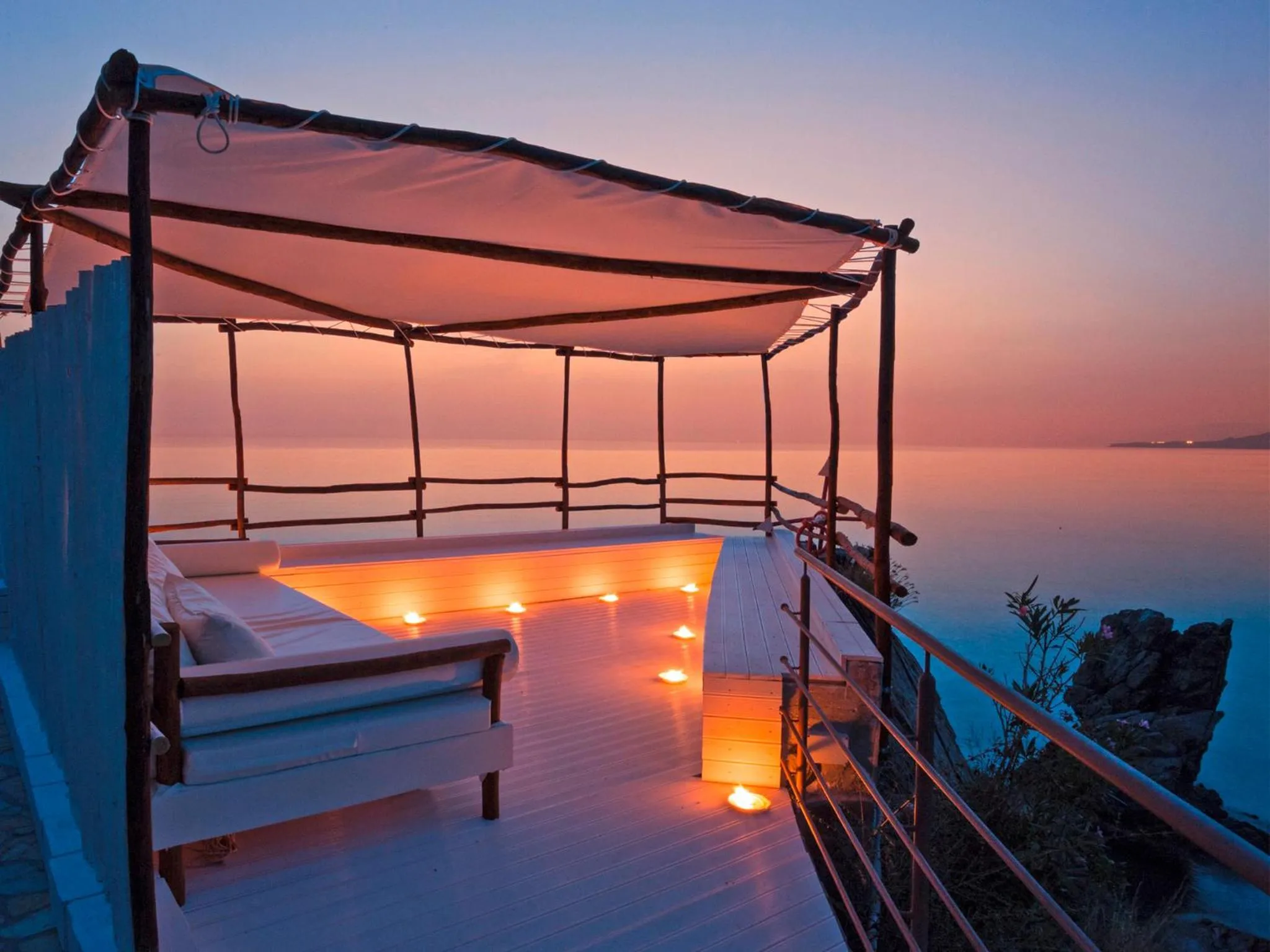 View (from property/room), Bed in Hotel Kalura