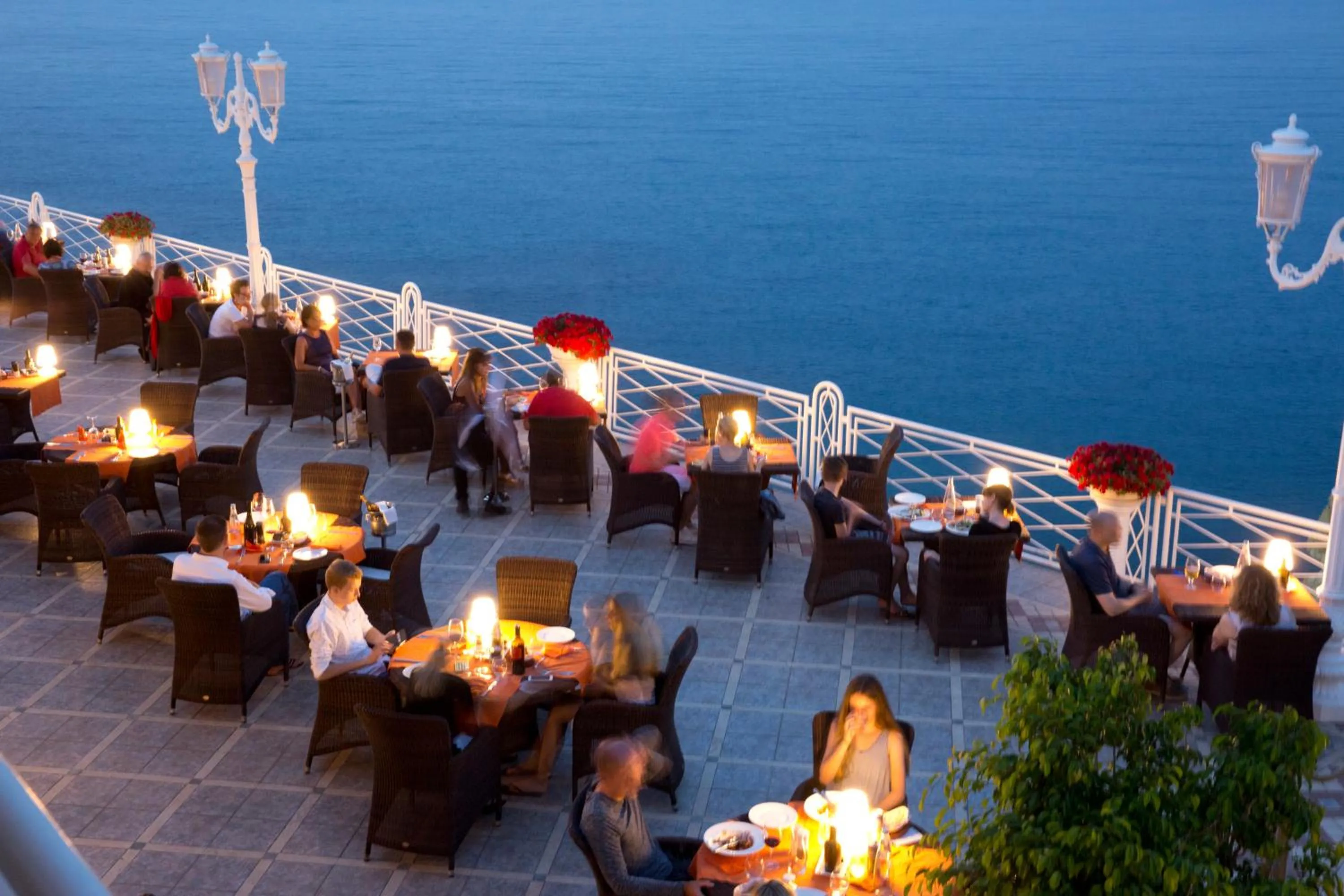 Restaurant/places to eat in Hotel Kalura