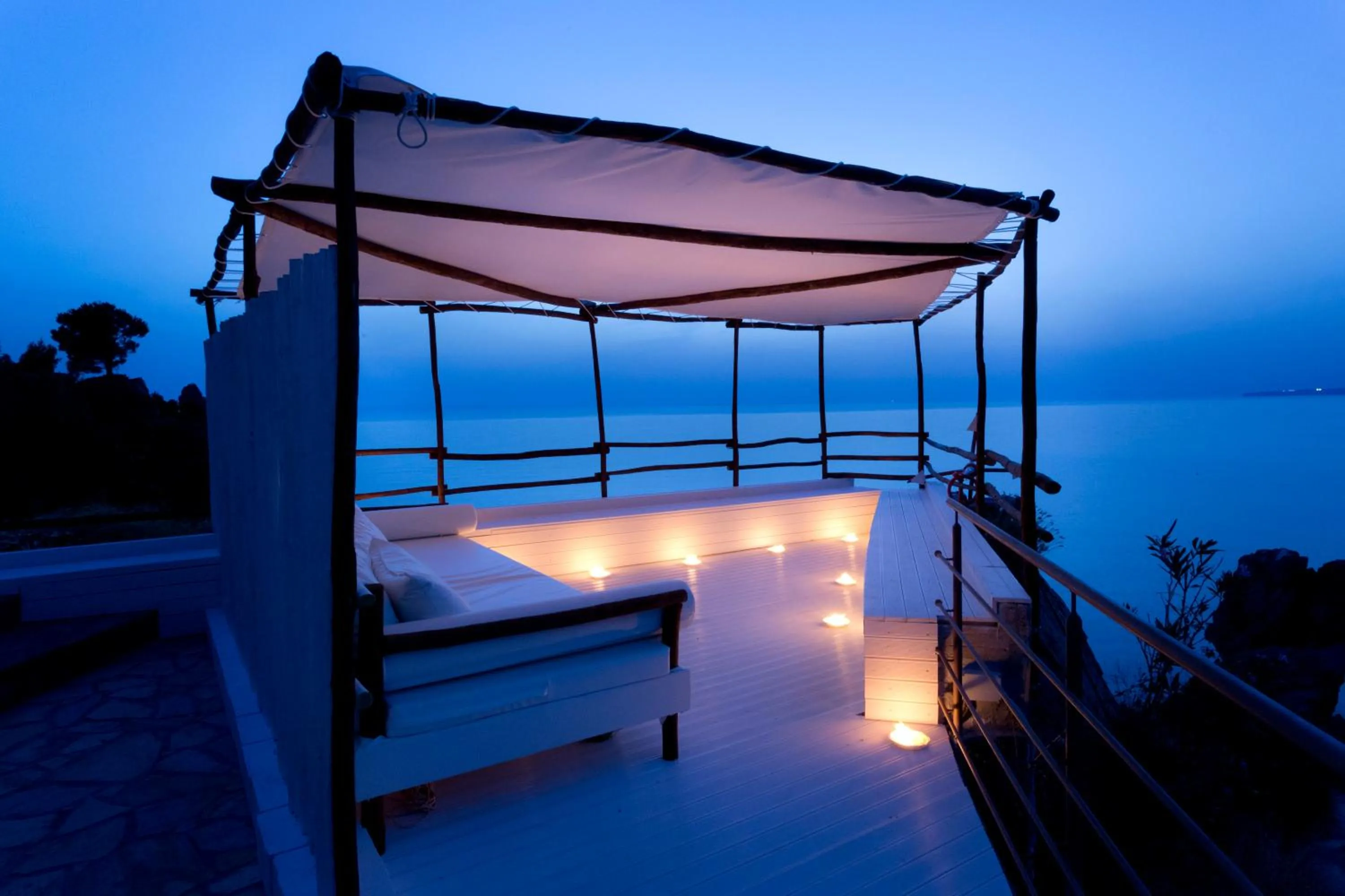 Night, Bed in Hotel Kalura