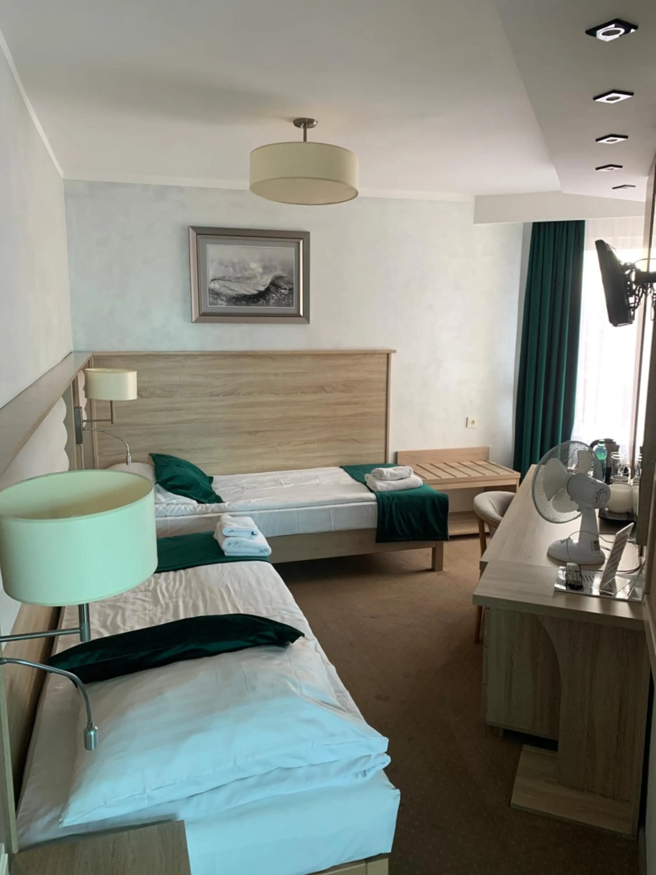 Bed in Diament i Brylant