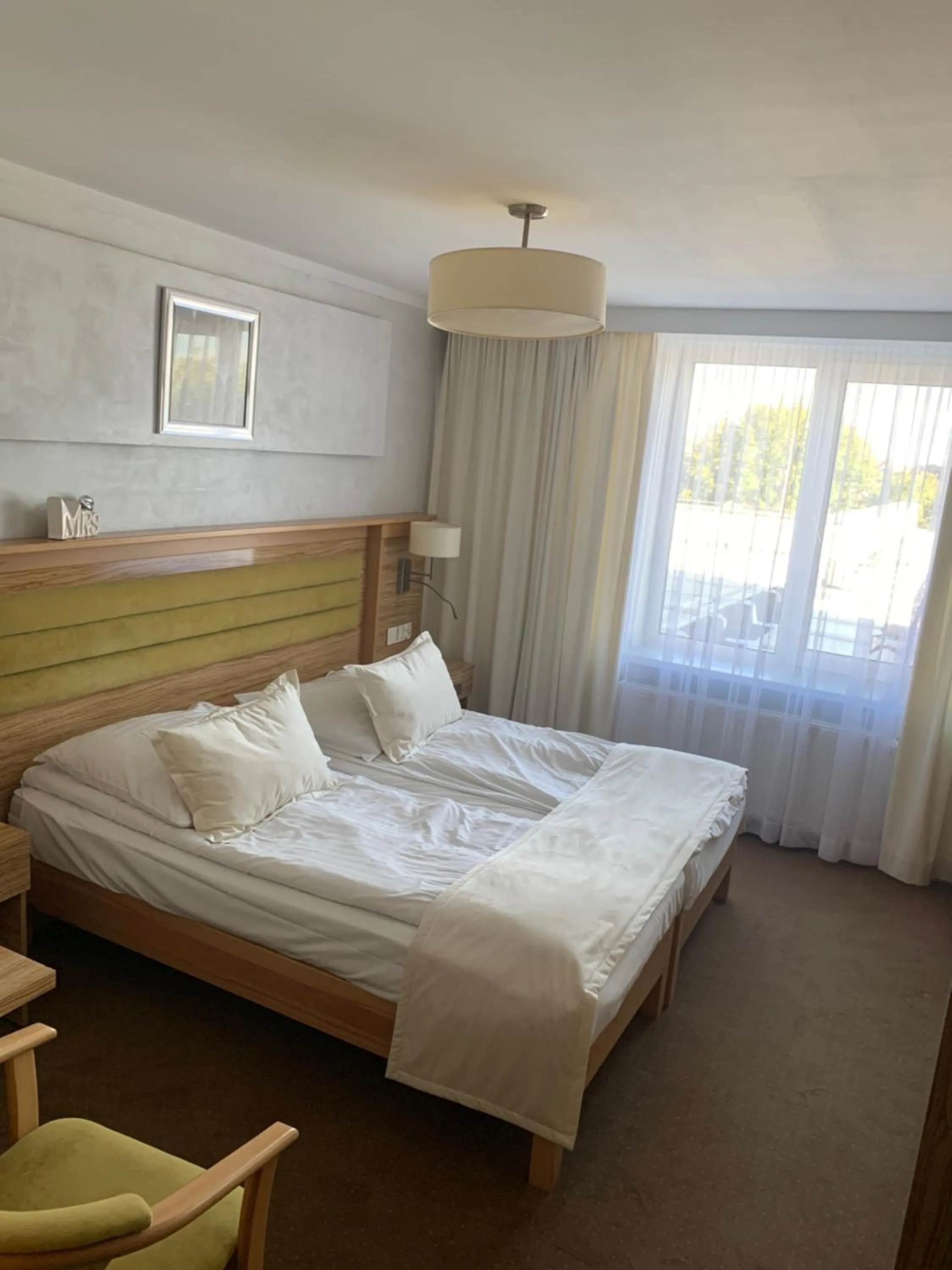 Bed in Diament i Brylant