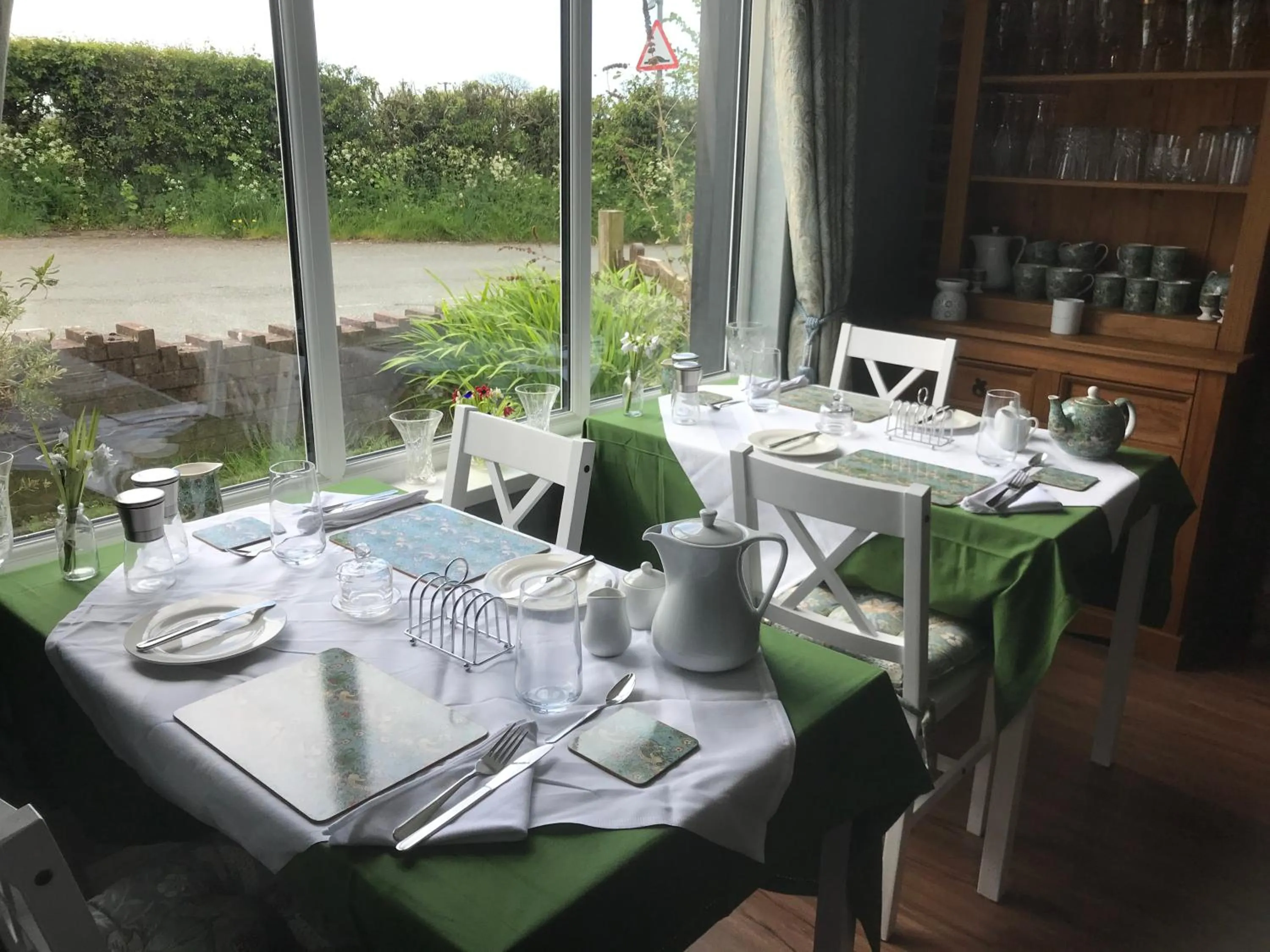 Breakfast in Dale View bed & breakfast