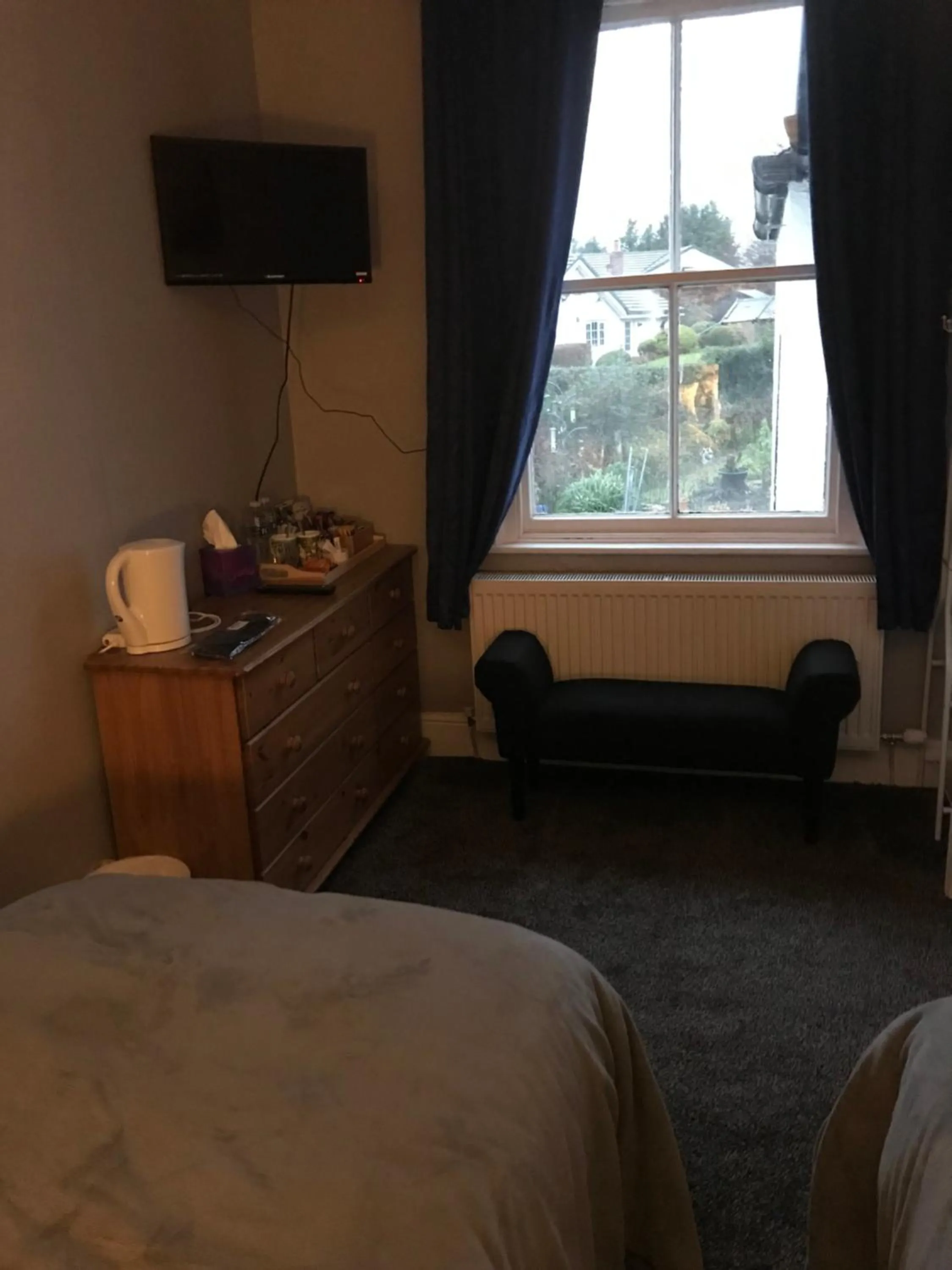 Garden view, Bed in Dale View bed & breakfast