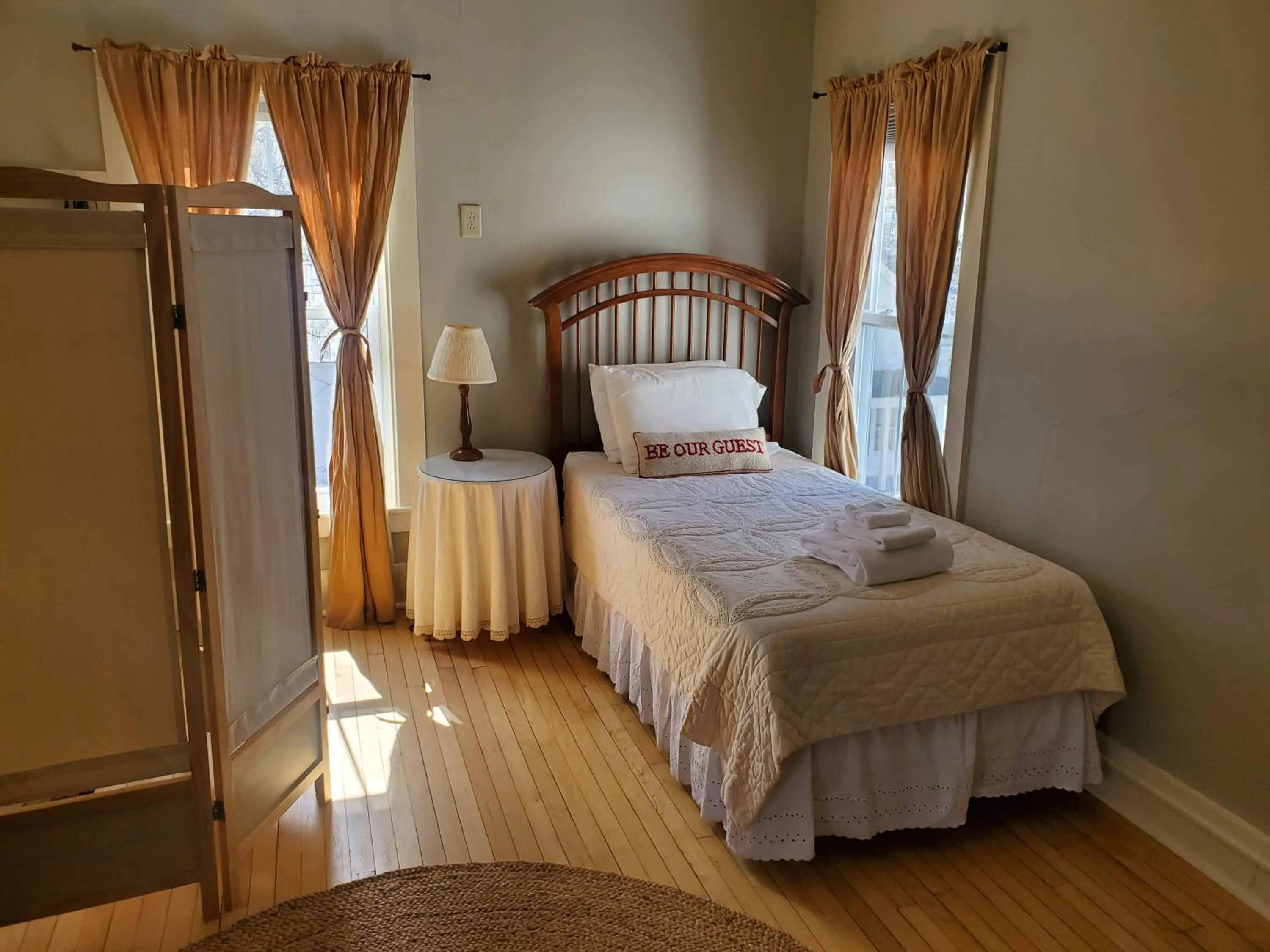 Bed in The Cornish Inn