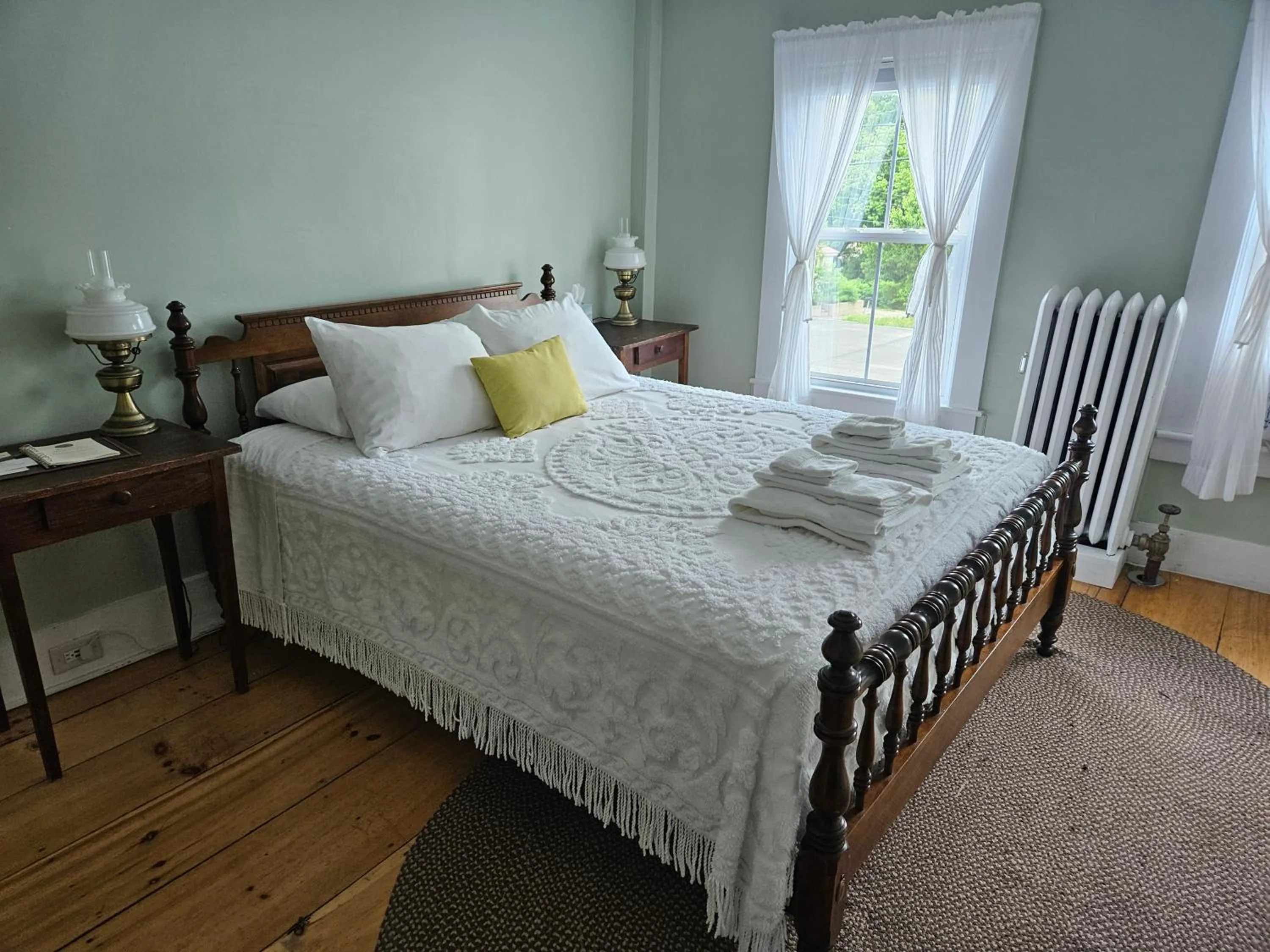 Bedroom in The Cornish Inn