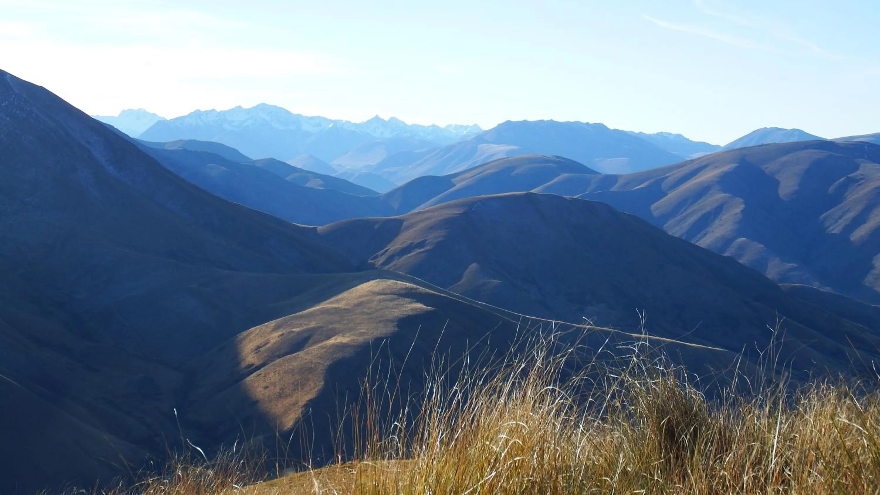Mountain view in Dunstan Downs High Country Sheep Station