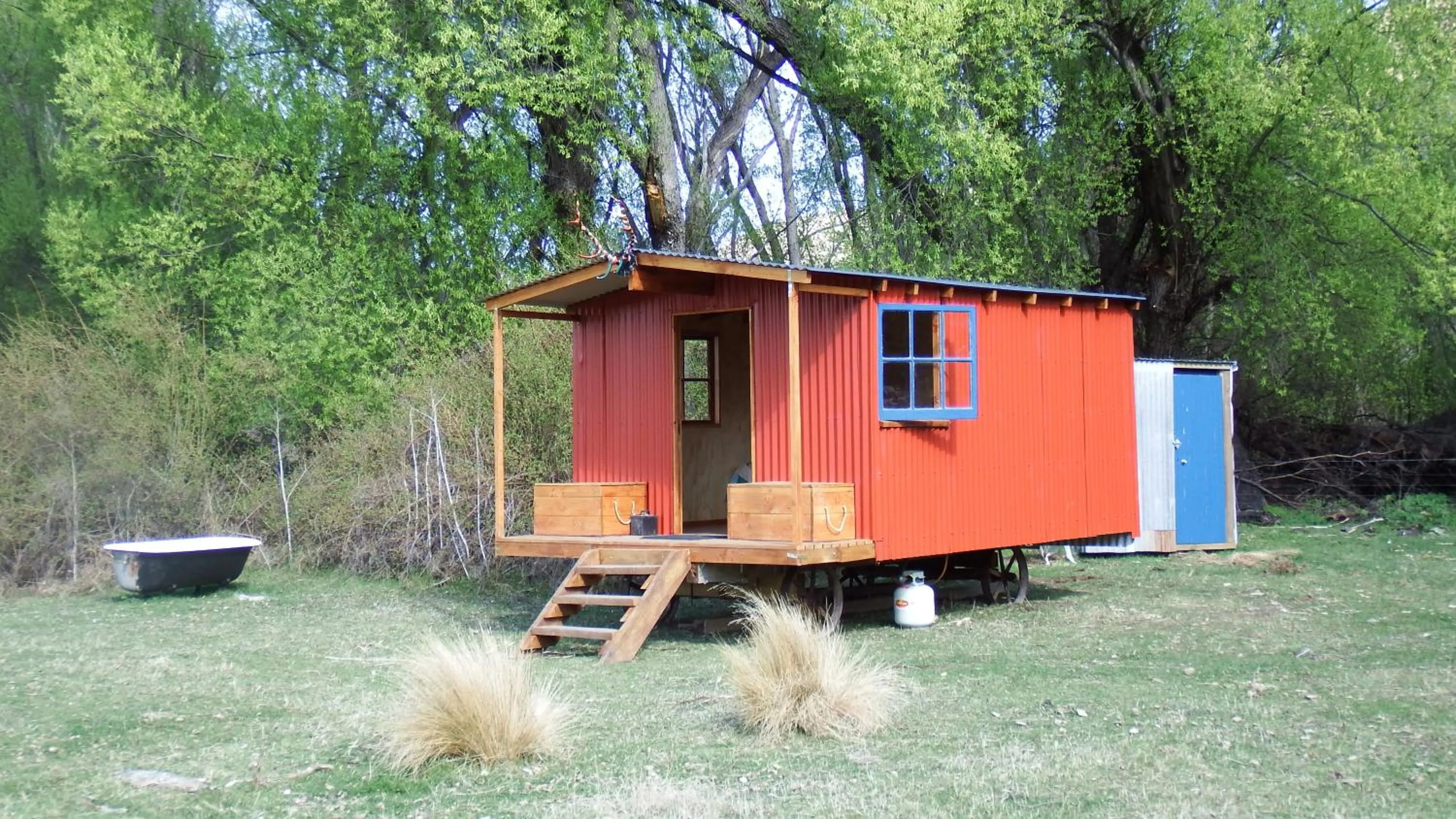 Natural landscape in Dunstan Downs High Country Sheep Station