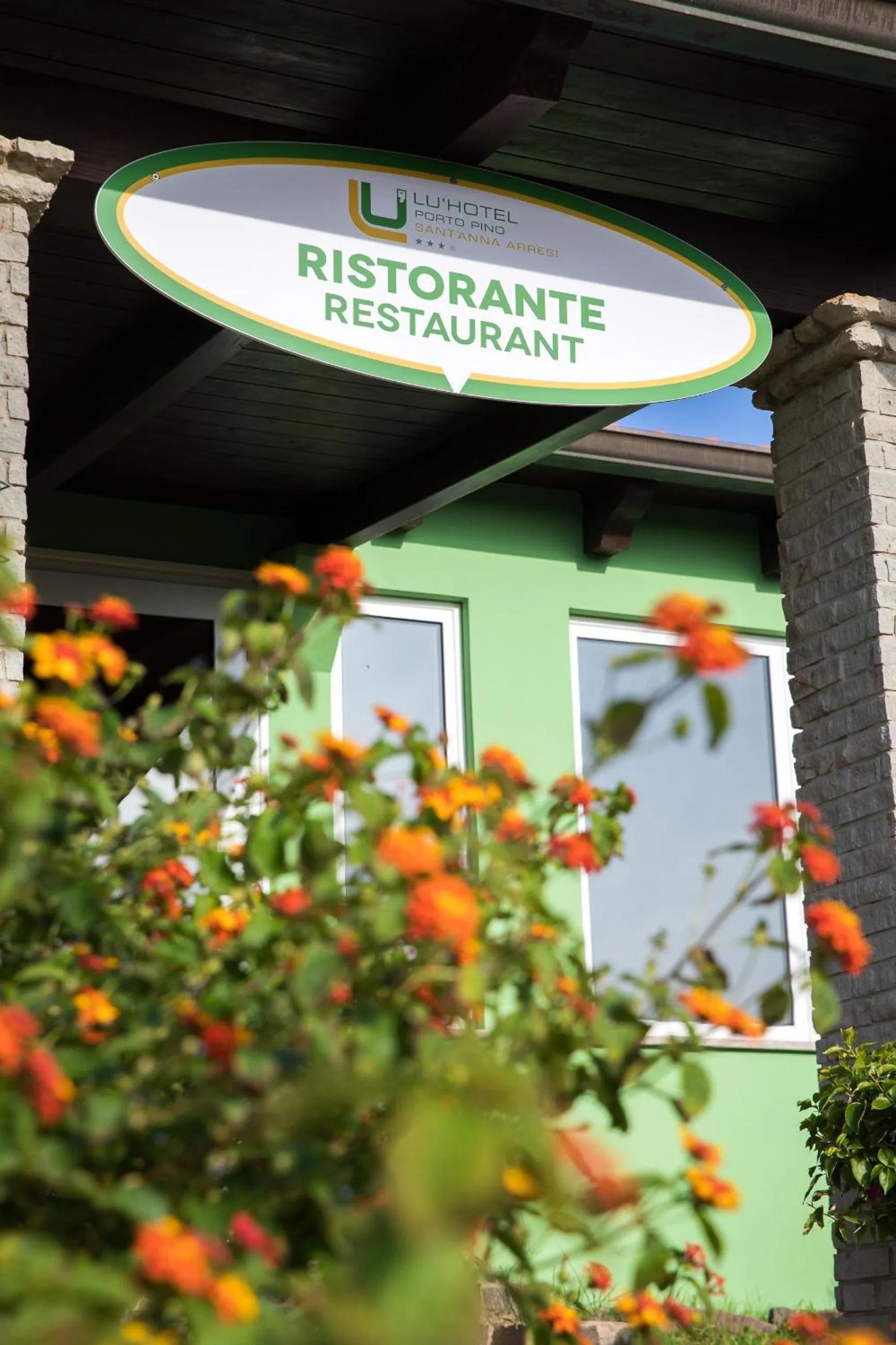 Restaurant/places to eat in Lu' Hotel Porto Pino