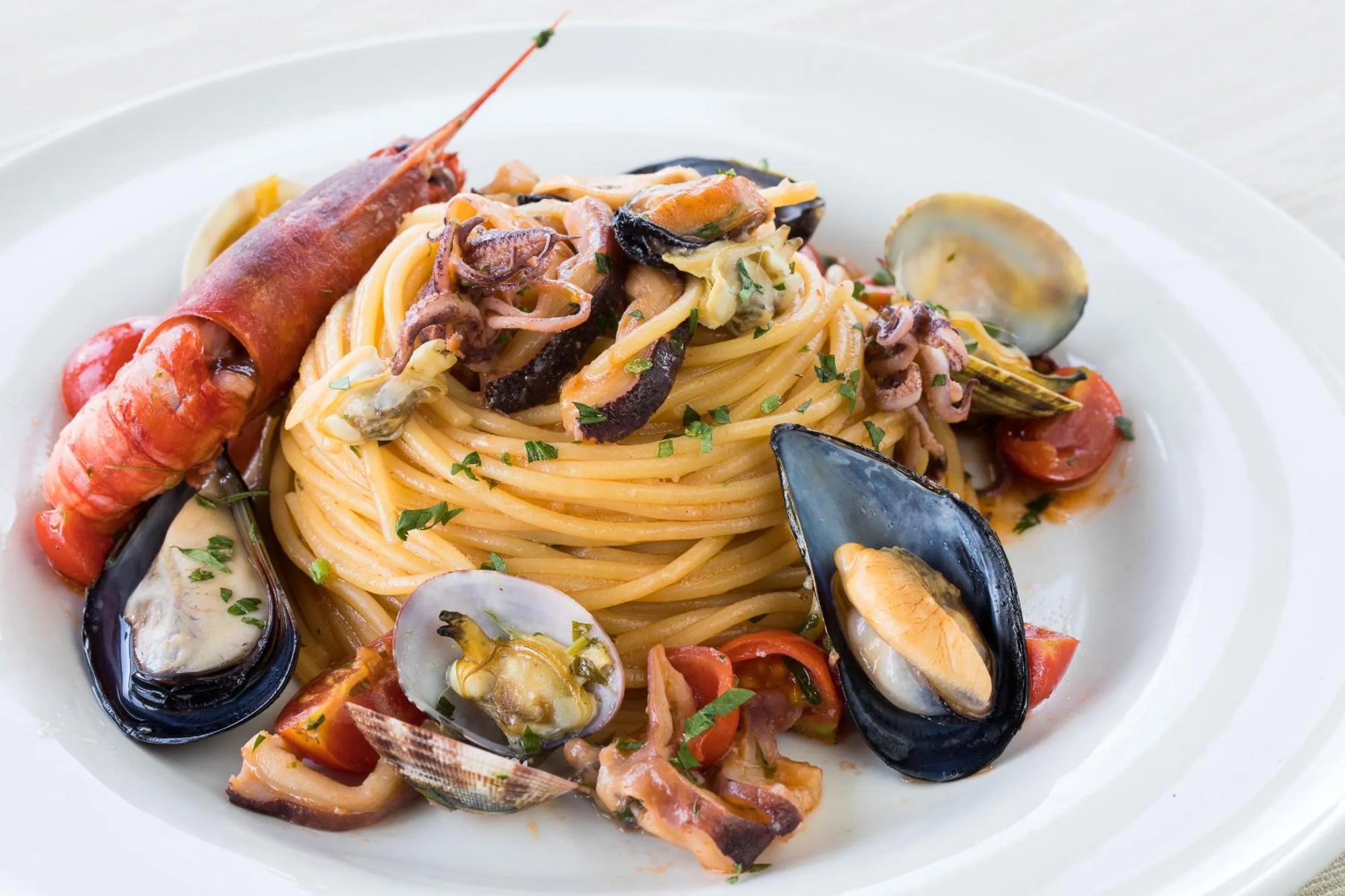 Food and drinks in Lu' Hotel Porto Pino