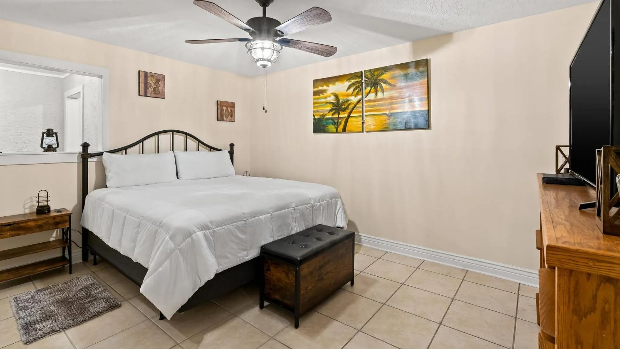 Bed in Gulf View Beach Bungalow, Hot Tub, Dog-Friendly, Near Scooners, Near Beach
