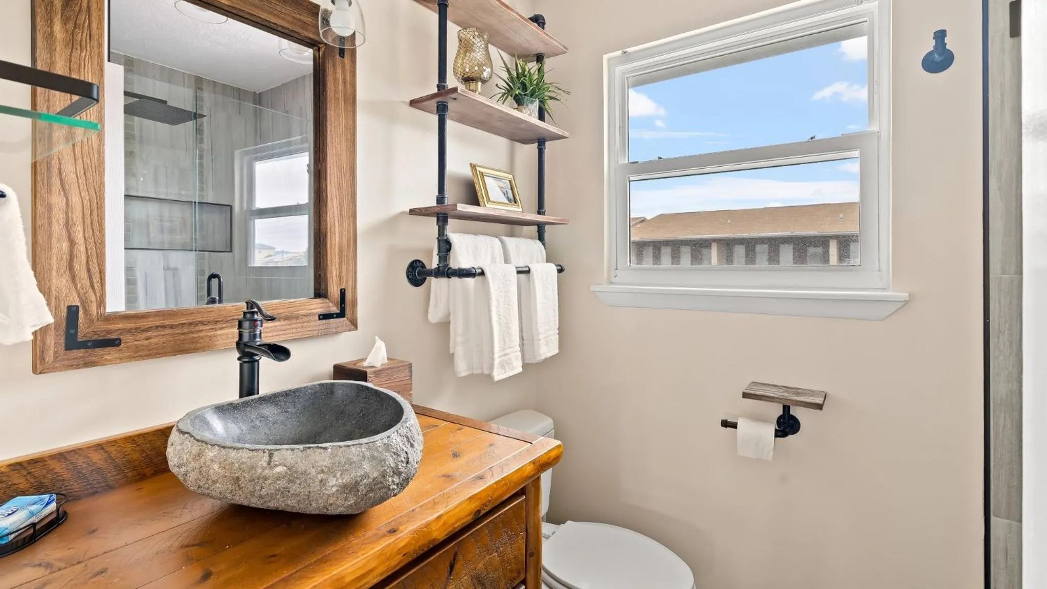 Gulf View Beach Bungalow, Hot Tub, Dog-Friendly, Near Scooners, Near Beach