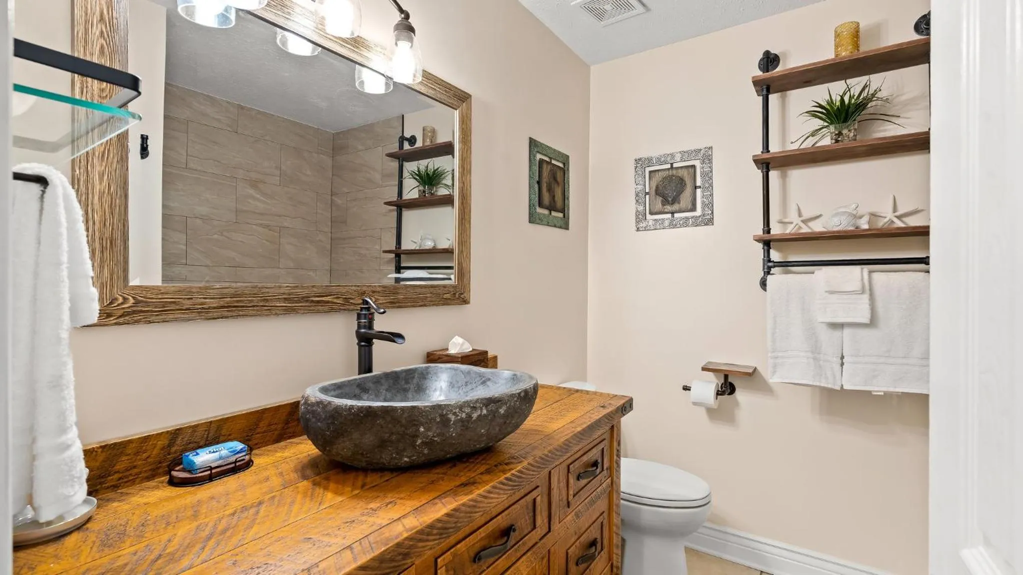 Gulf View Beach Bungalow, Hot Tub, Dog-Friendly, Near Scooners, Near Beach