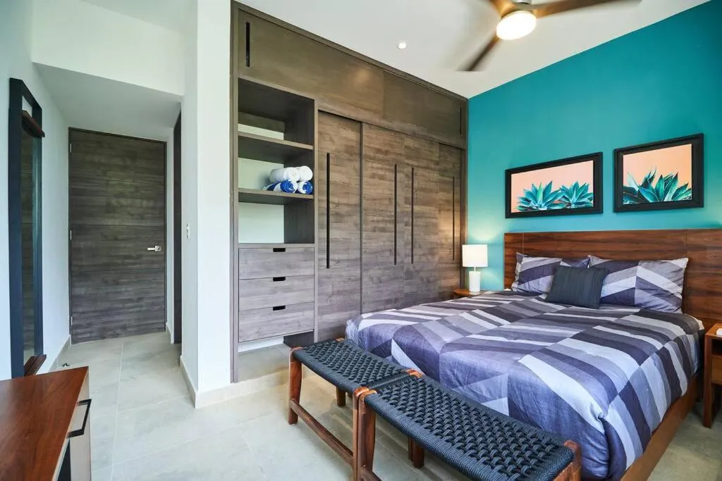 Bed in Macbeth - Rooftop with Jacuzzi & Beach Club Access