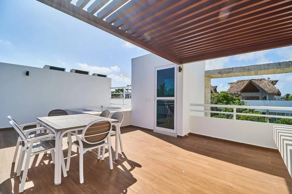 Balcony/Terrace in Macbeth - Rooftop with Jacuzzi & Beach Club Access