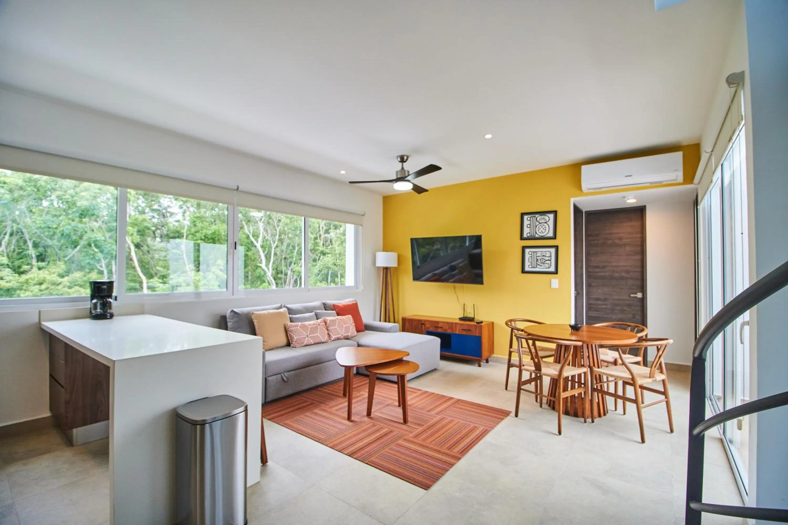 TV and multimedia in Macbeth - Rooftop with Jacuzzi & Beach Club Access