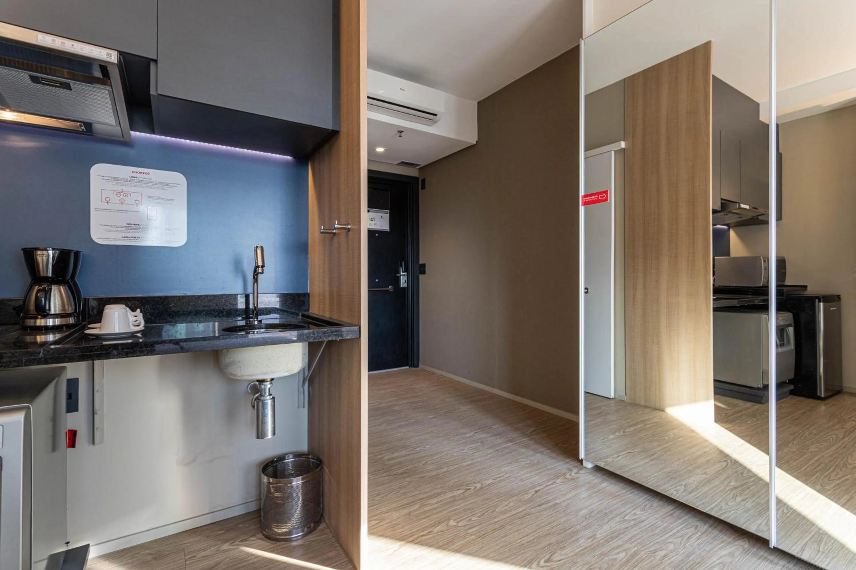 Kitchen or kitchenette in Charlie Alphaville