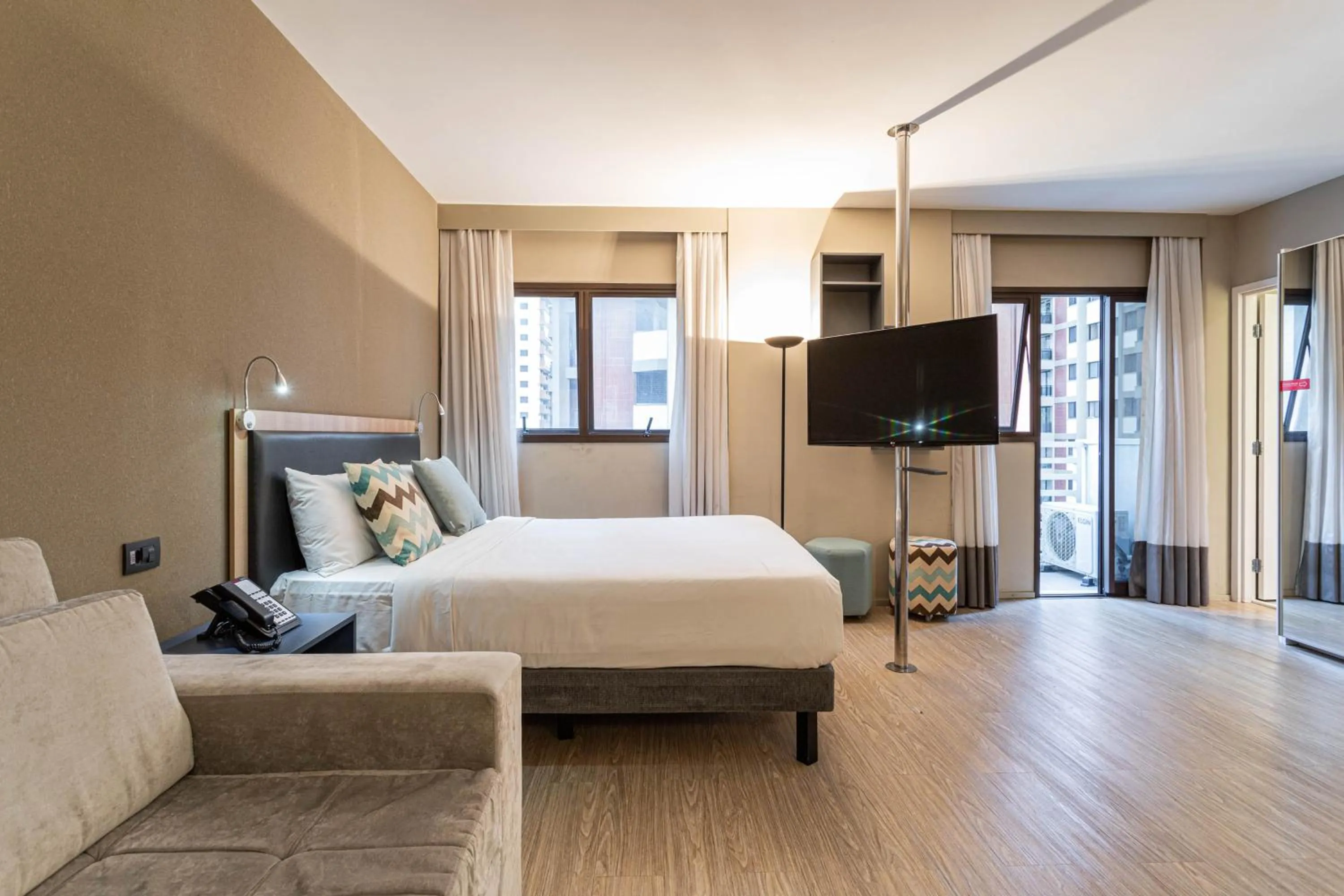 Bed in Charlie Alphaville