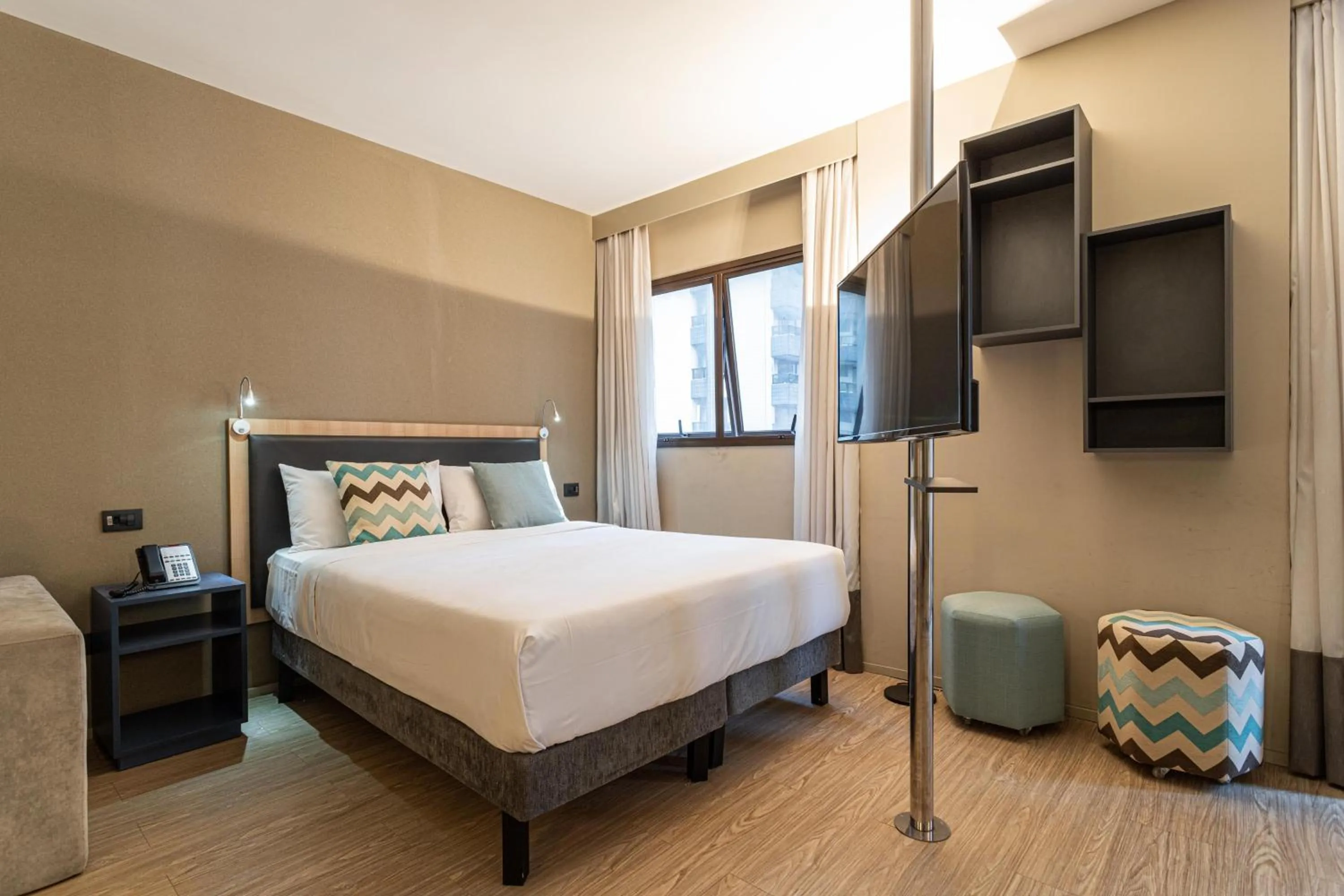 Bed in Charlie Alphaville