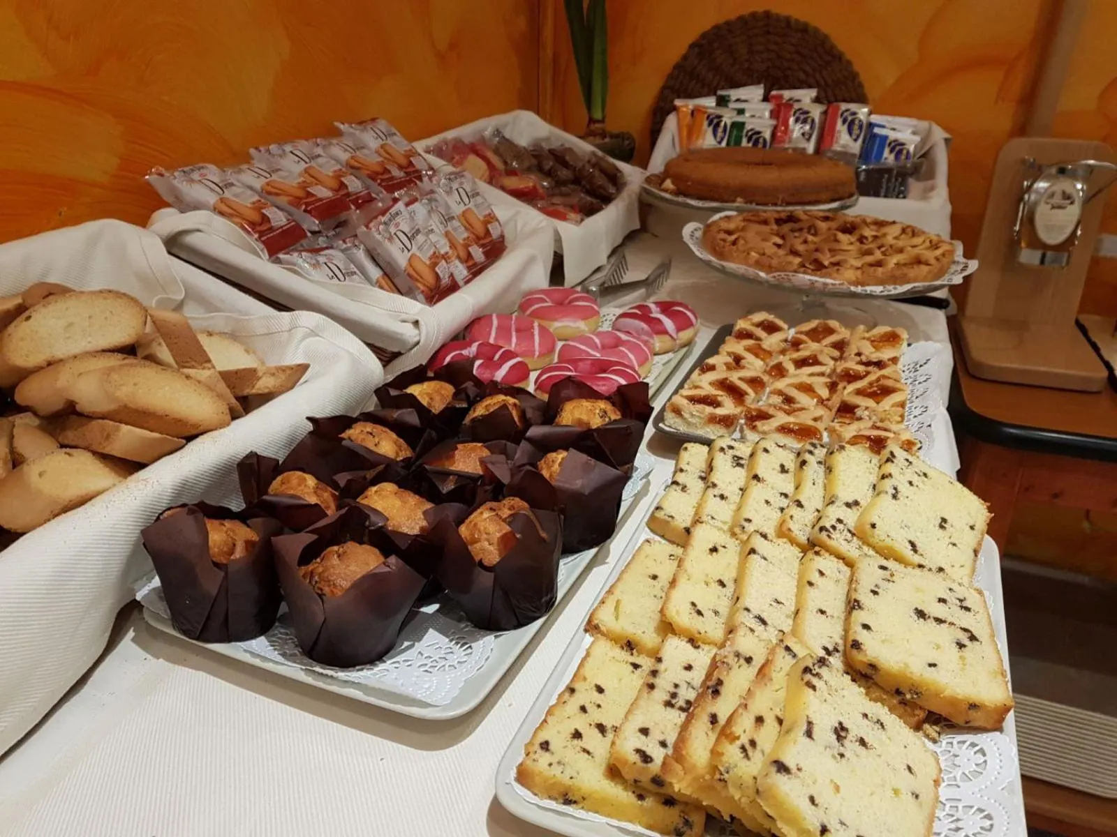 Buffet breakfast in Hotel Piccolo Lido