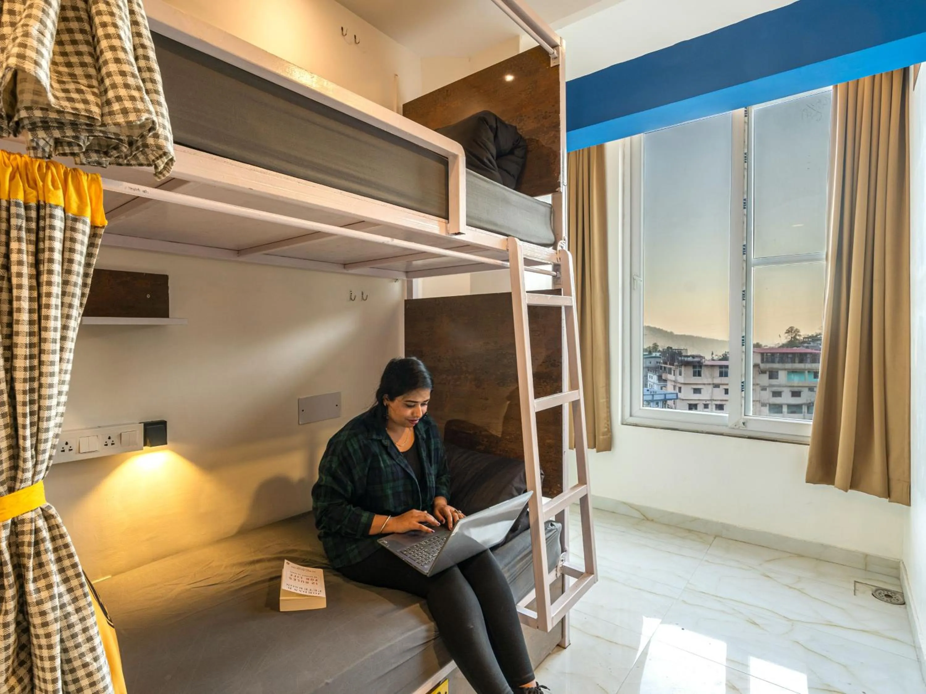 People, Bed in The Hosteller Rishikesh, Upper Tapovan