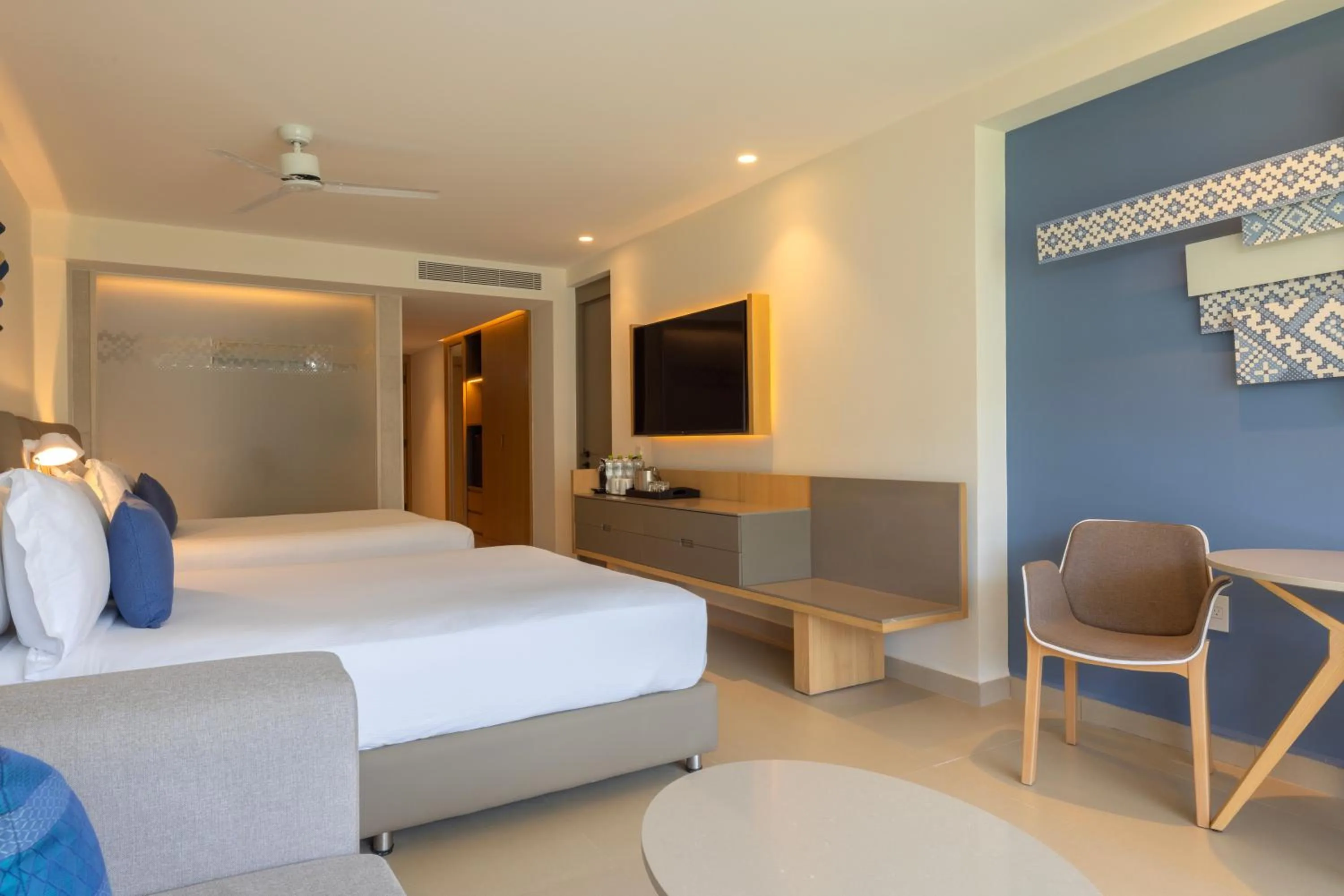 Bedroom, Bed in Royalton Splash Riviera Cancun, An Autograph Collection All-Inclusive Resort