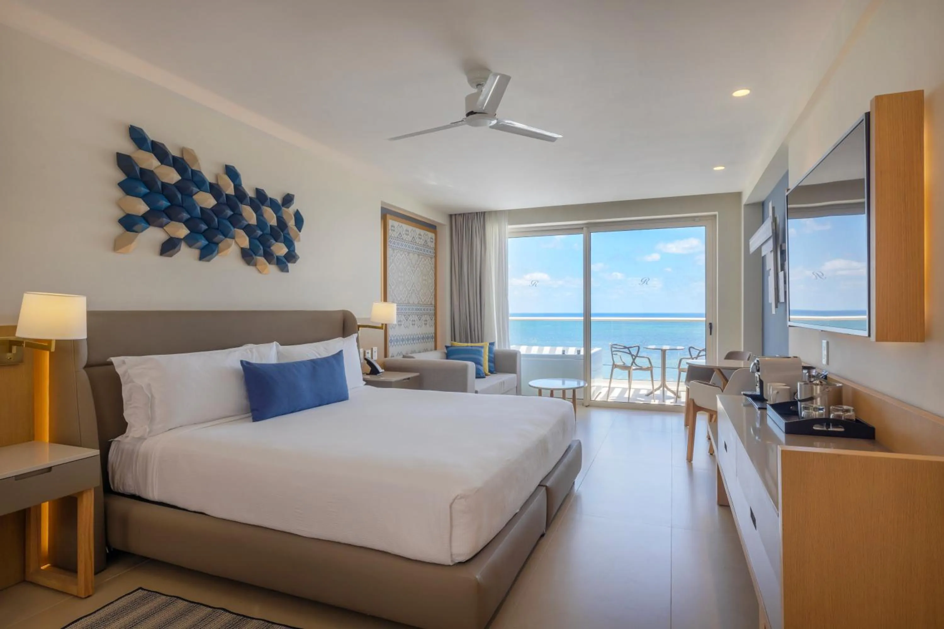Photo of the whole room, Bed in Royalton Splash Riviera Cancun, An Autograph Collection All-Inclusive Resort