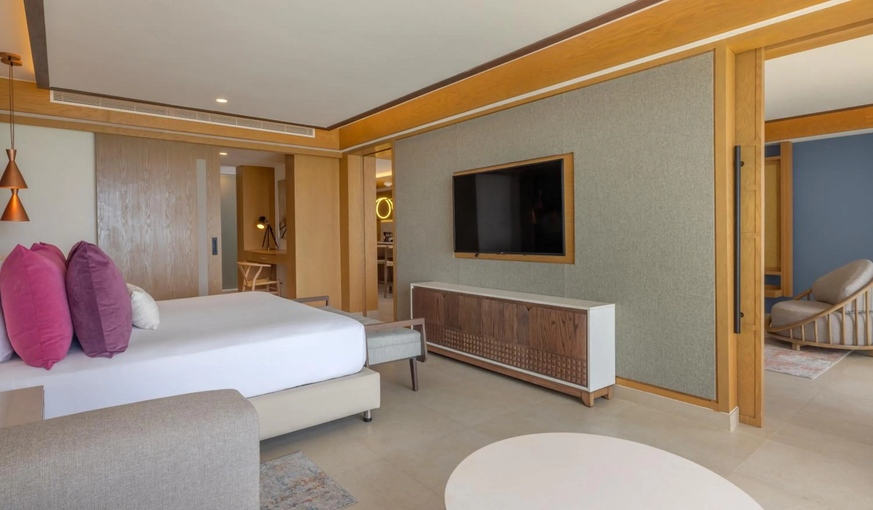 Bedroom, Bed in Royalton Splash Riviera Cancun, An Autograph Collection All-Inclusive Resort